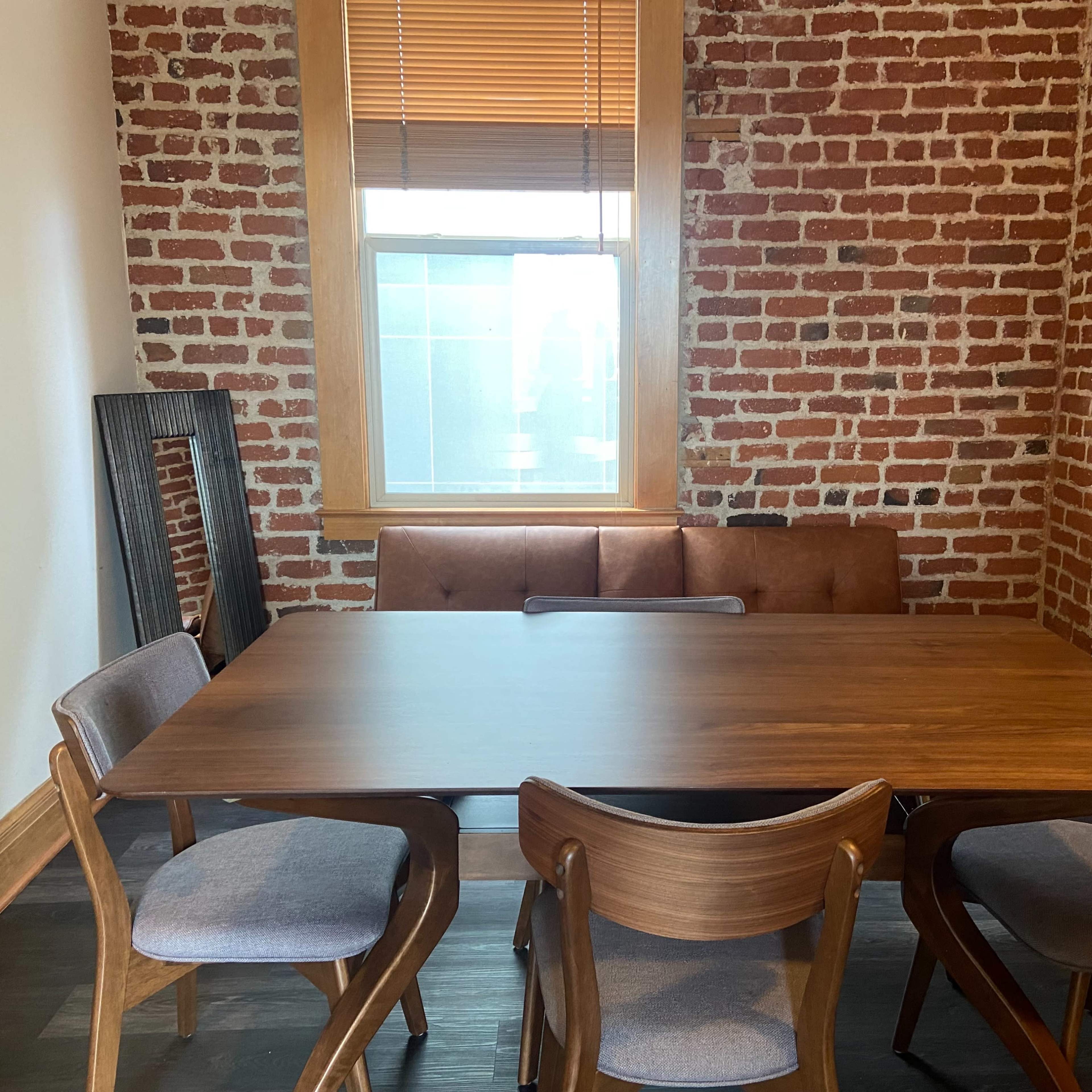 Urban Conference Room for 4! Image in Downtown, Bakersfield, CA