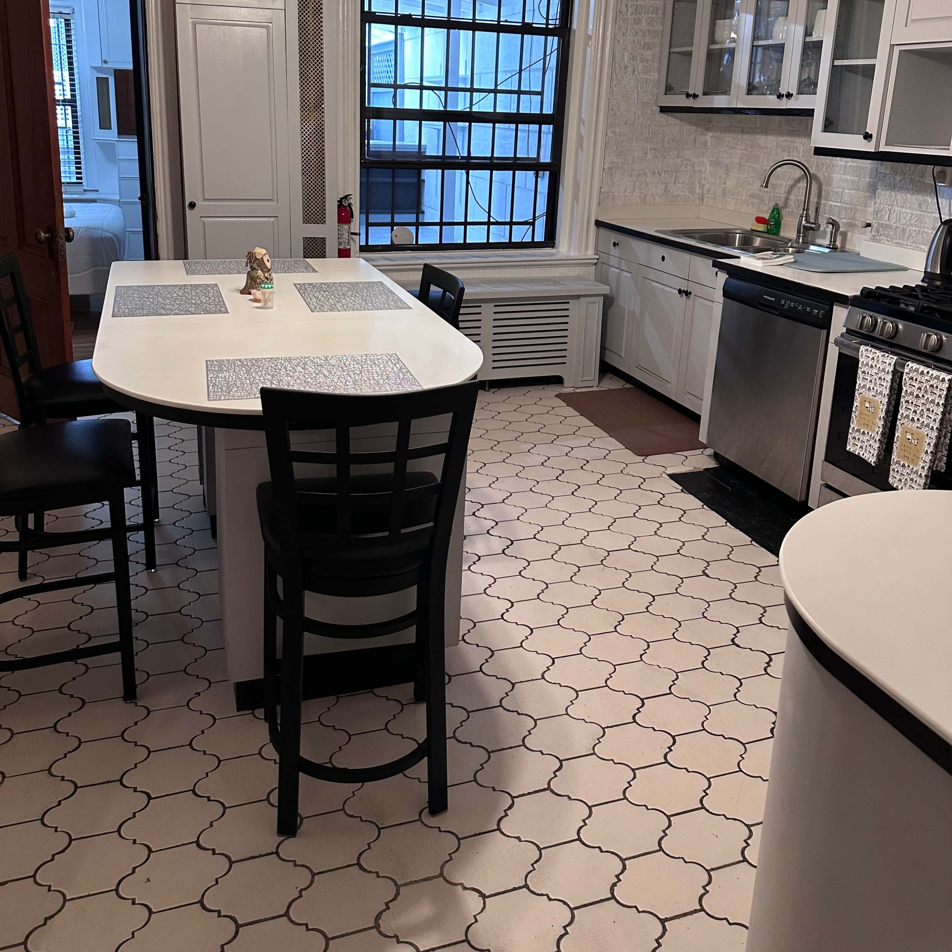 Garden Apartment with Bar Image in Crown Heights, Brooklyn, NY