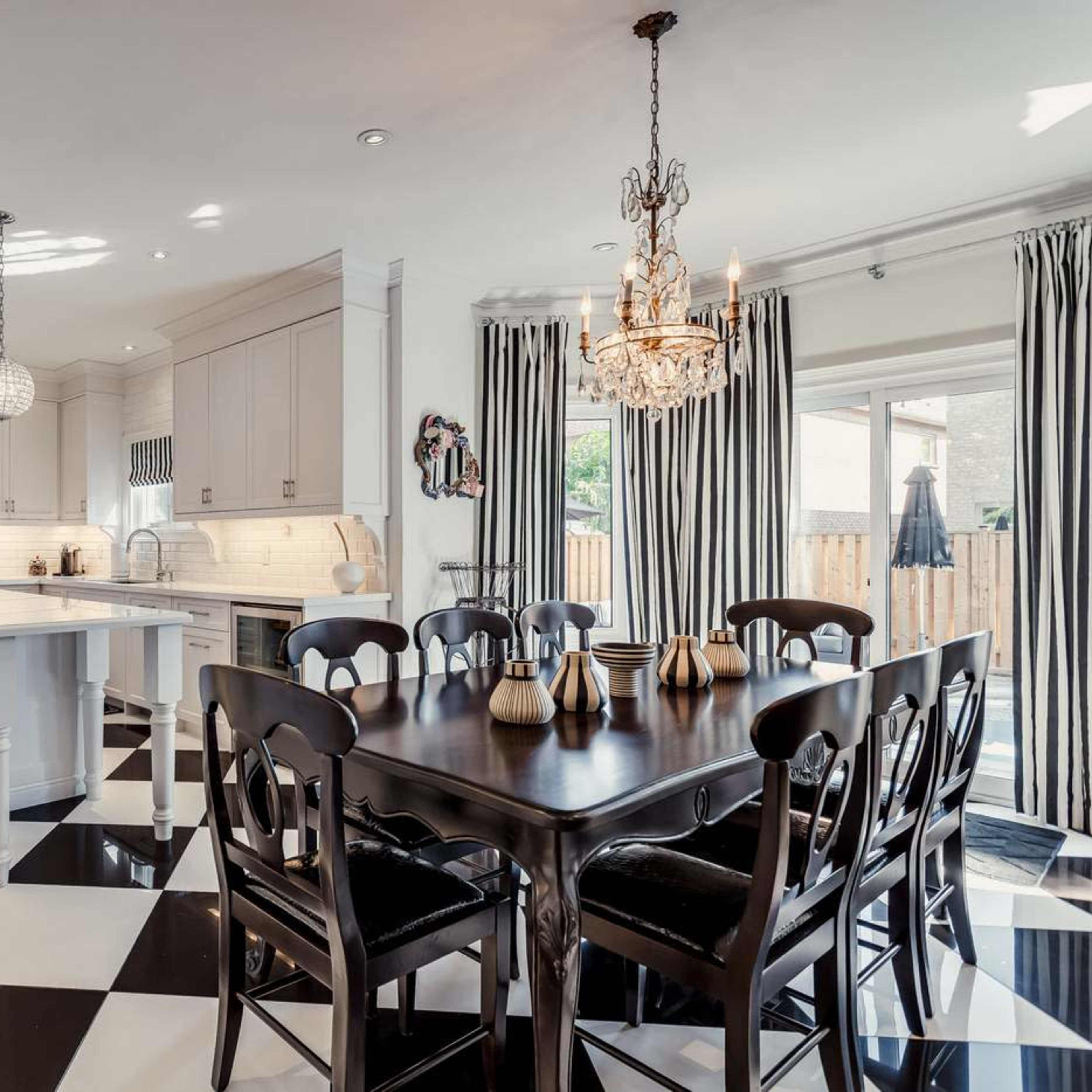 Contemporary Open Concept House Image in Vaughan, Vaughan, ON