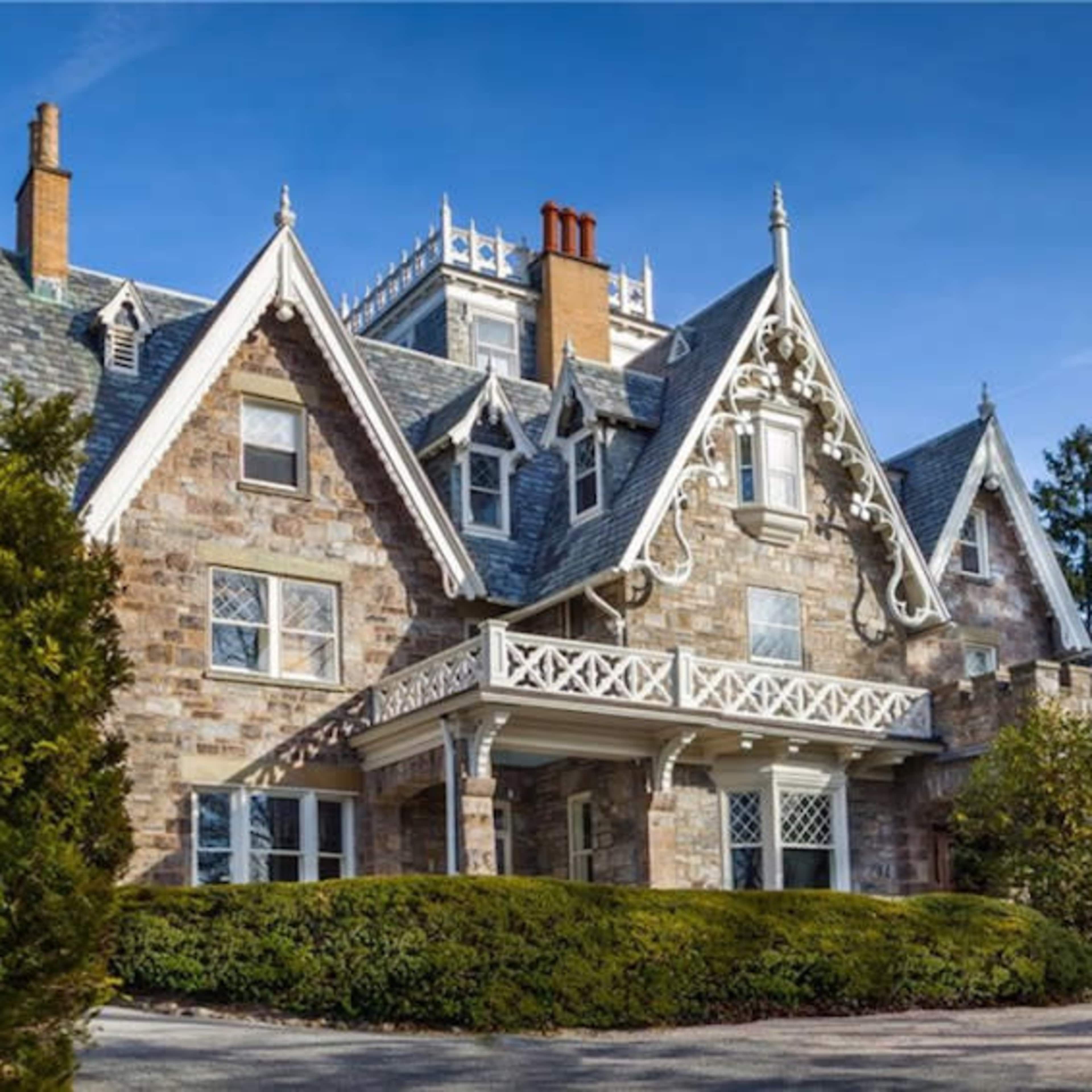 Crows Nest Mansion Image in Eastchester, Bronxville, NY