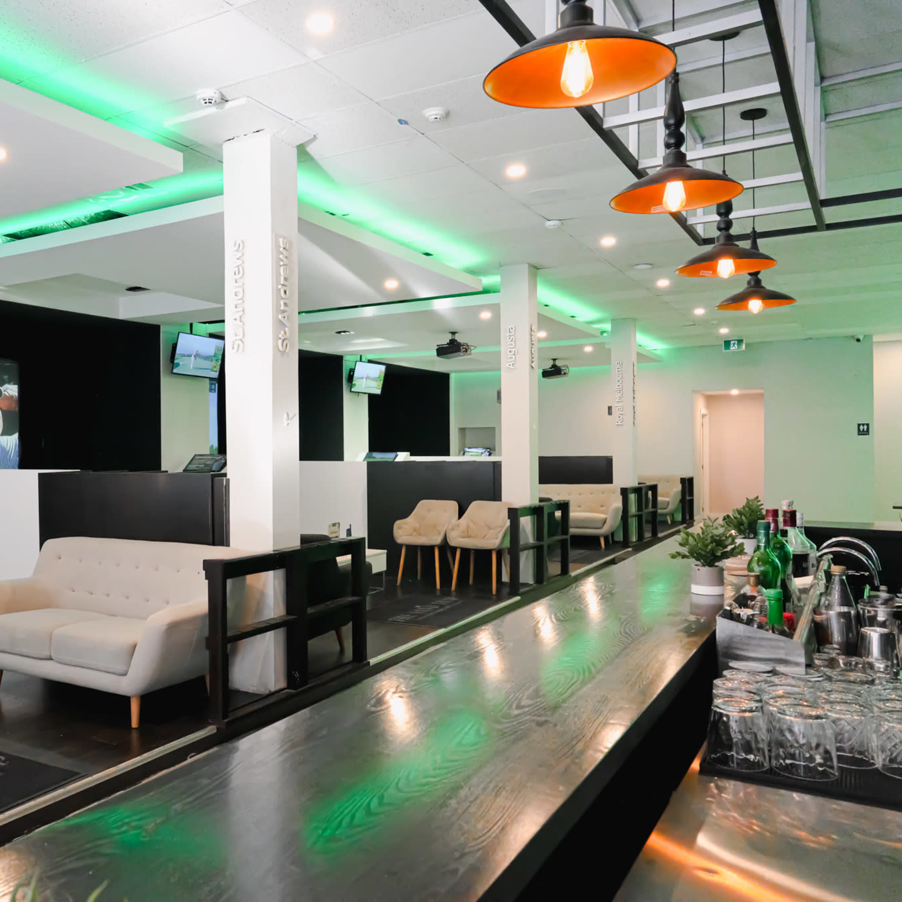 Downtown Indoor Golf Simulator and Lounge Image in Toronto, Toronto, ON