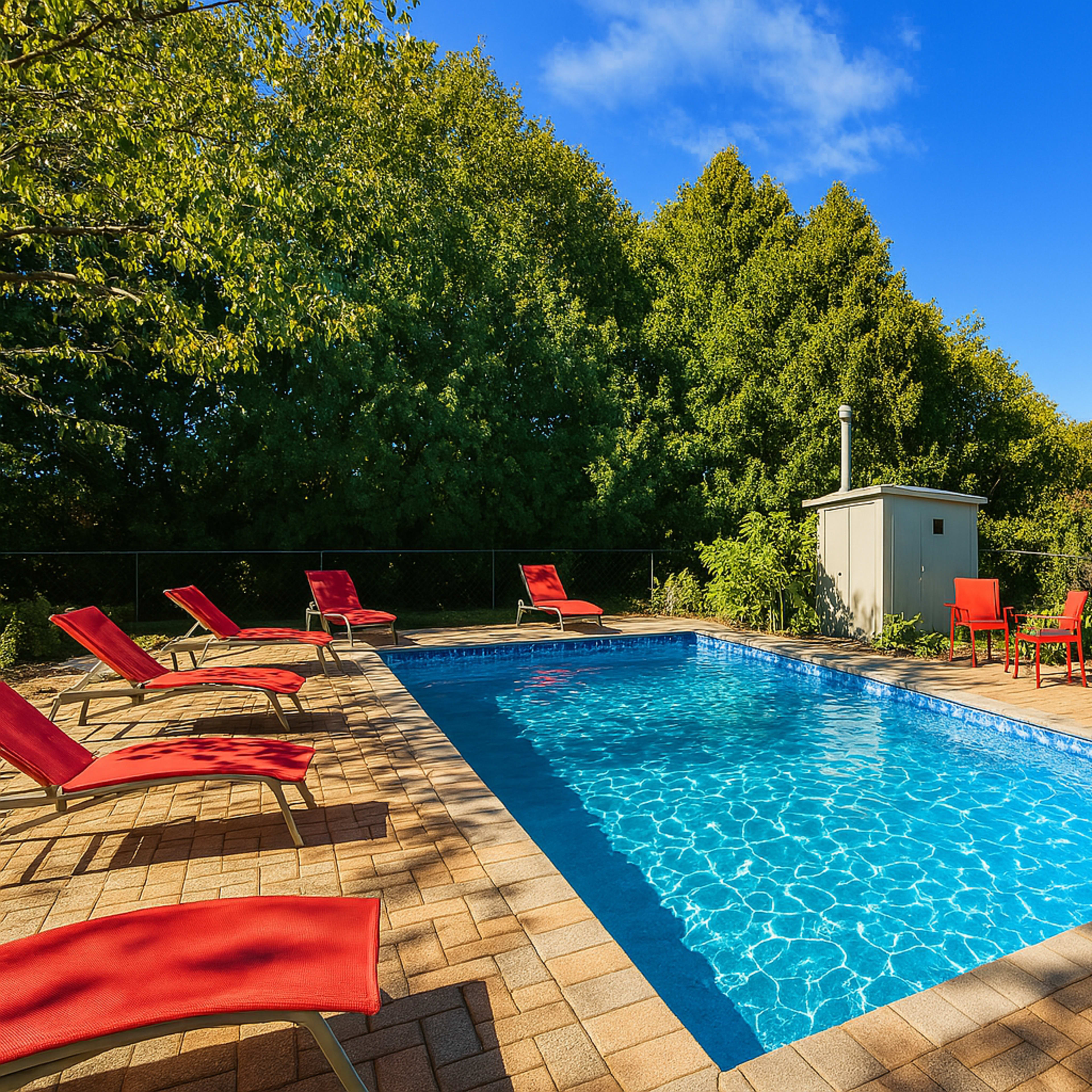 10 Acre Farm House with Pool & Ponds Image in East Gwillimbury, East Gwillimbury, ON