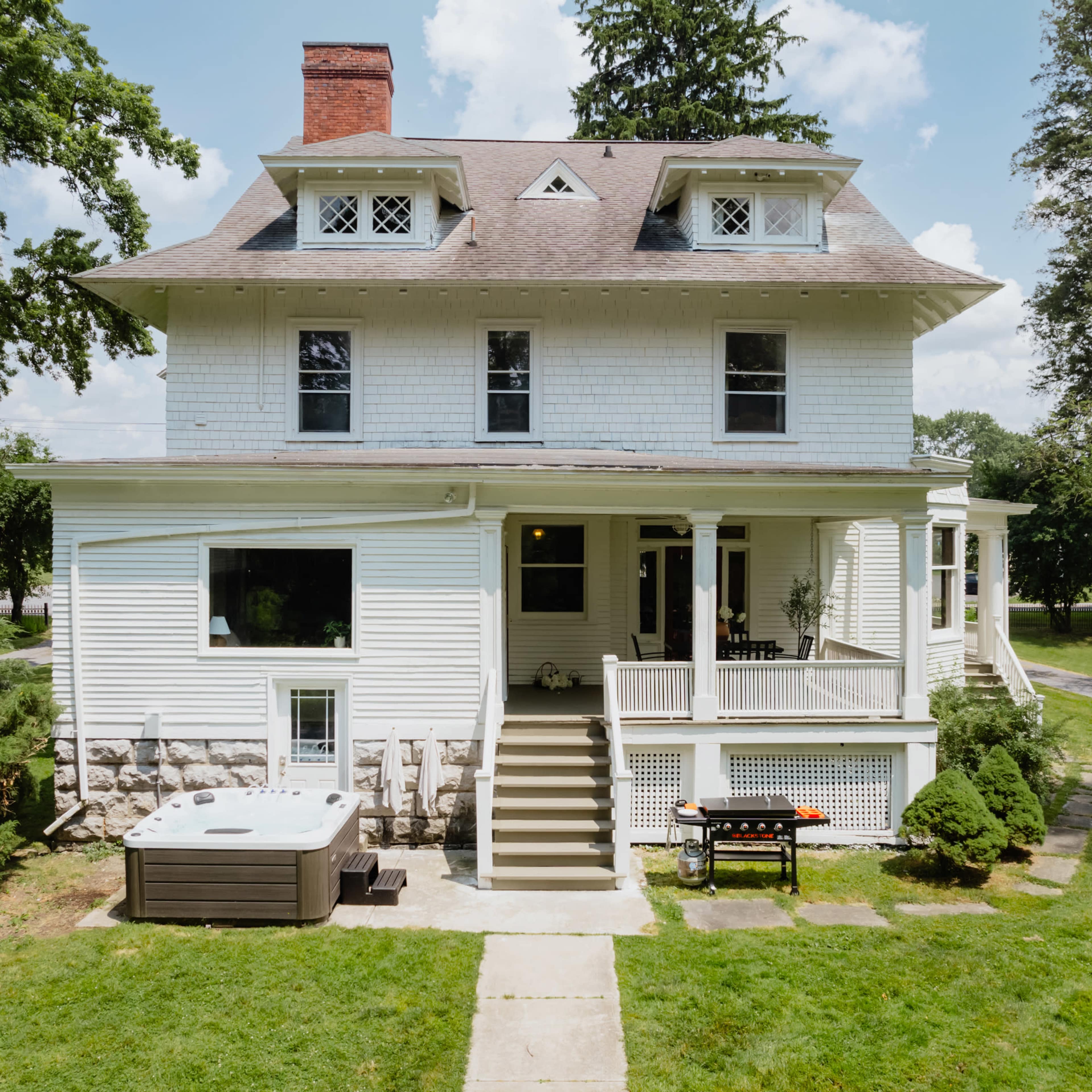 The Pearson House: Movie Theater, Hot Tub & Boat Image in Owasco, Auburn, NY