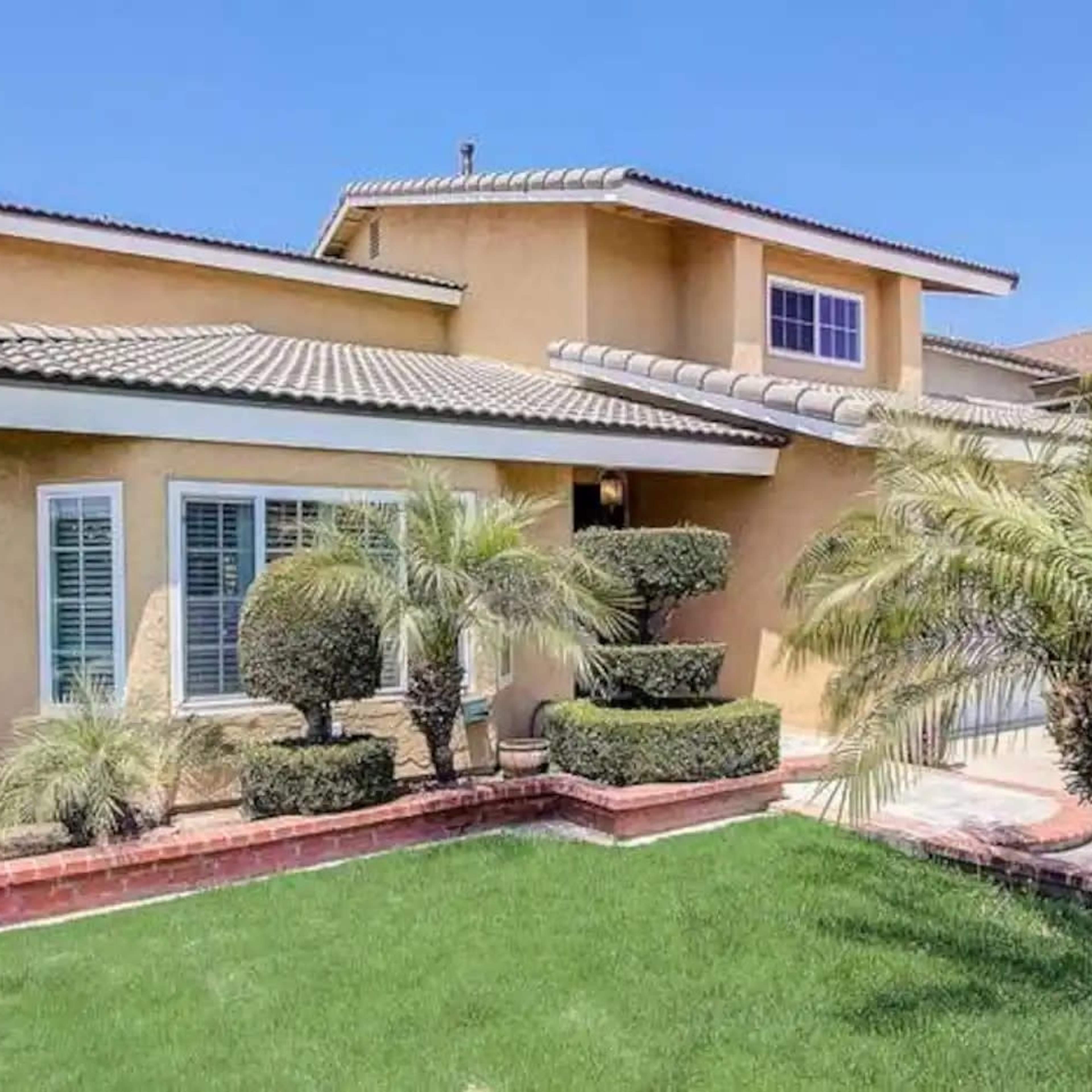 Spacious Family Escape Image in Orange, Orange, CA