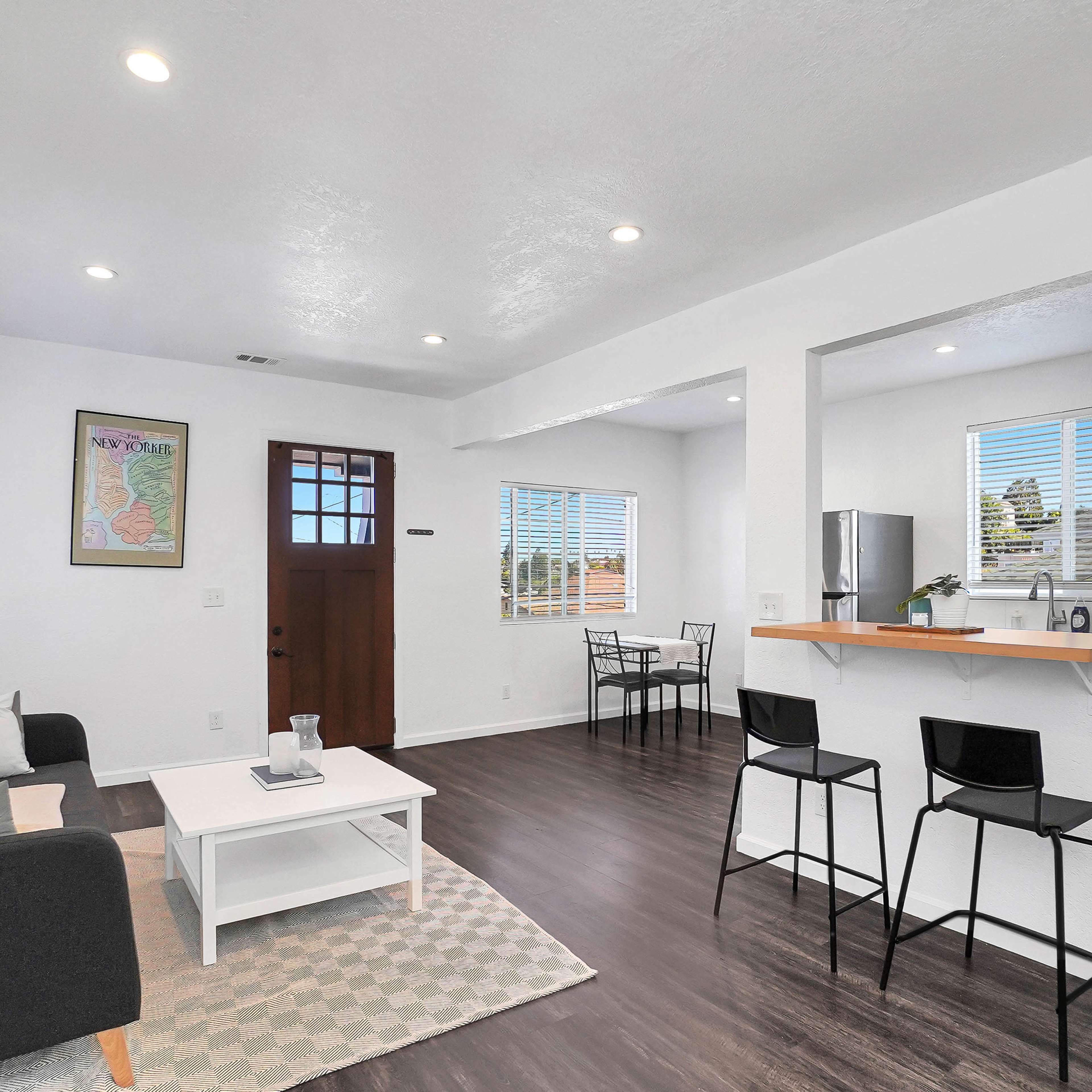 Minimalistic spacious home Image in San Antonio, Oakland, CA
