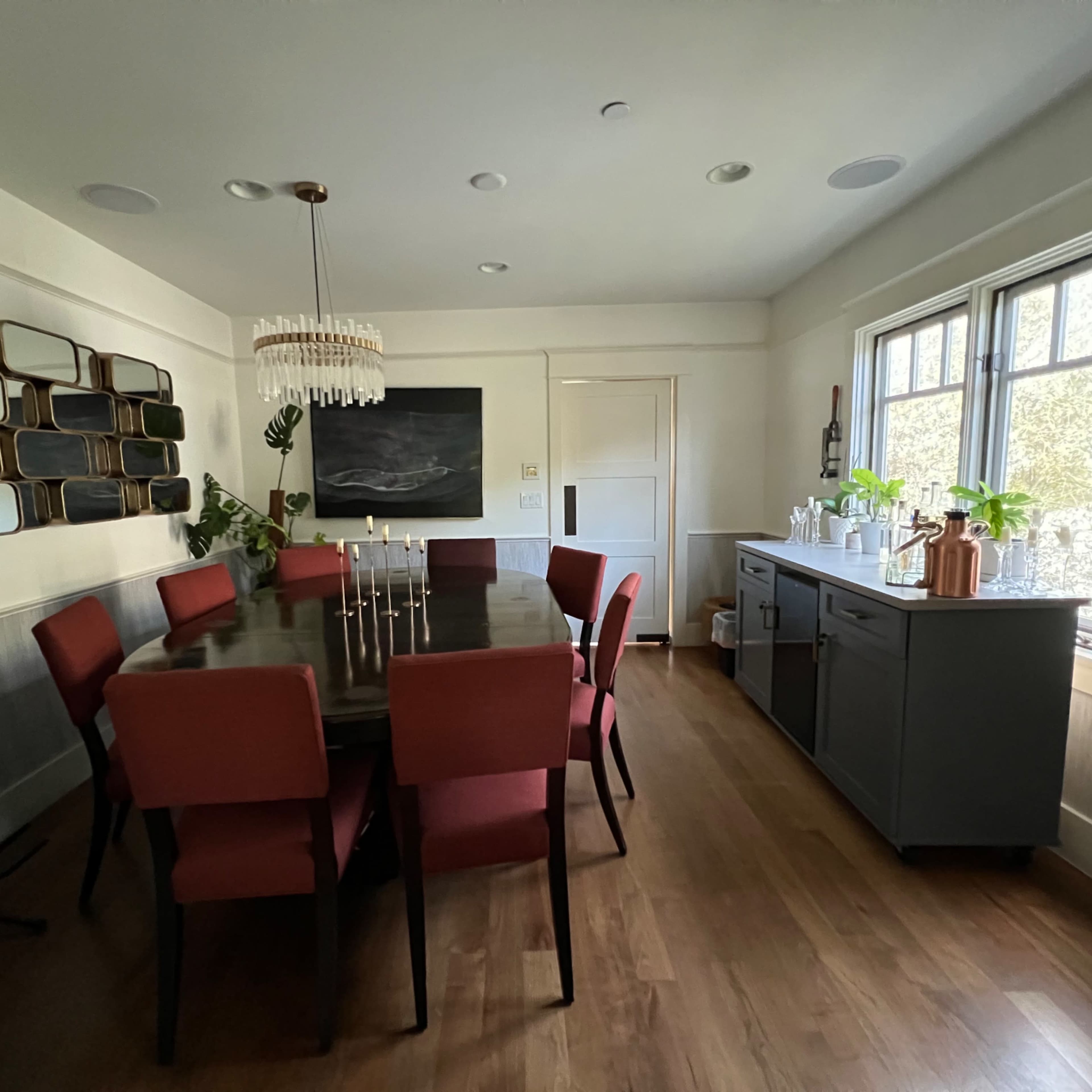 Inviting and warm modern day craftsman home Image in Sunset Park, Santa Monica, CA