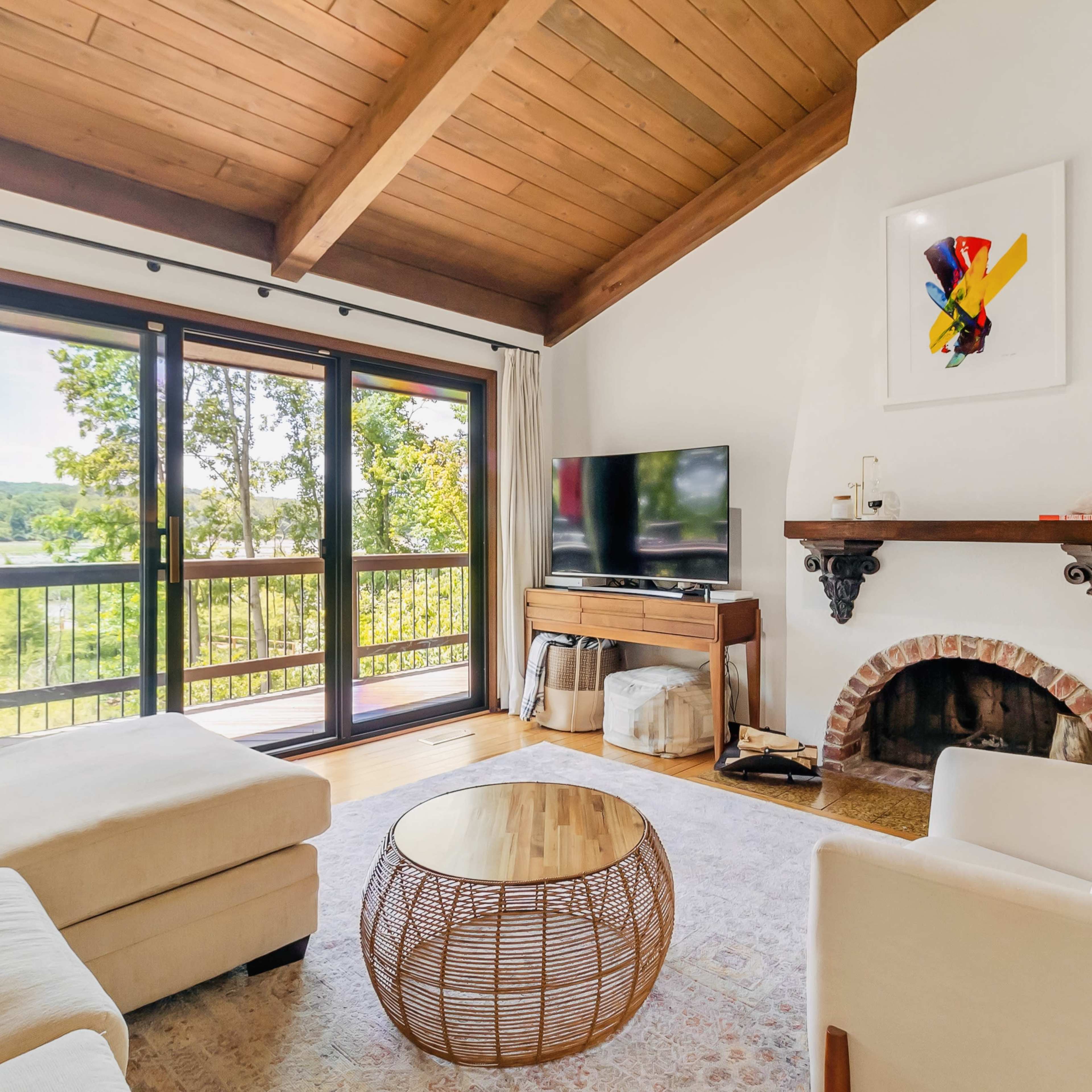 Beautiful Riverfront Spanish Villa Minutes from DC Image in Fort Washington, Fort Washington, MD