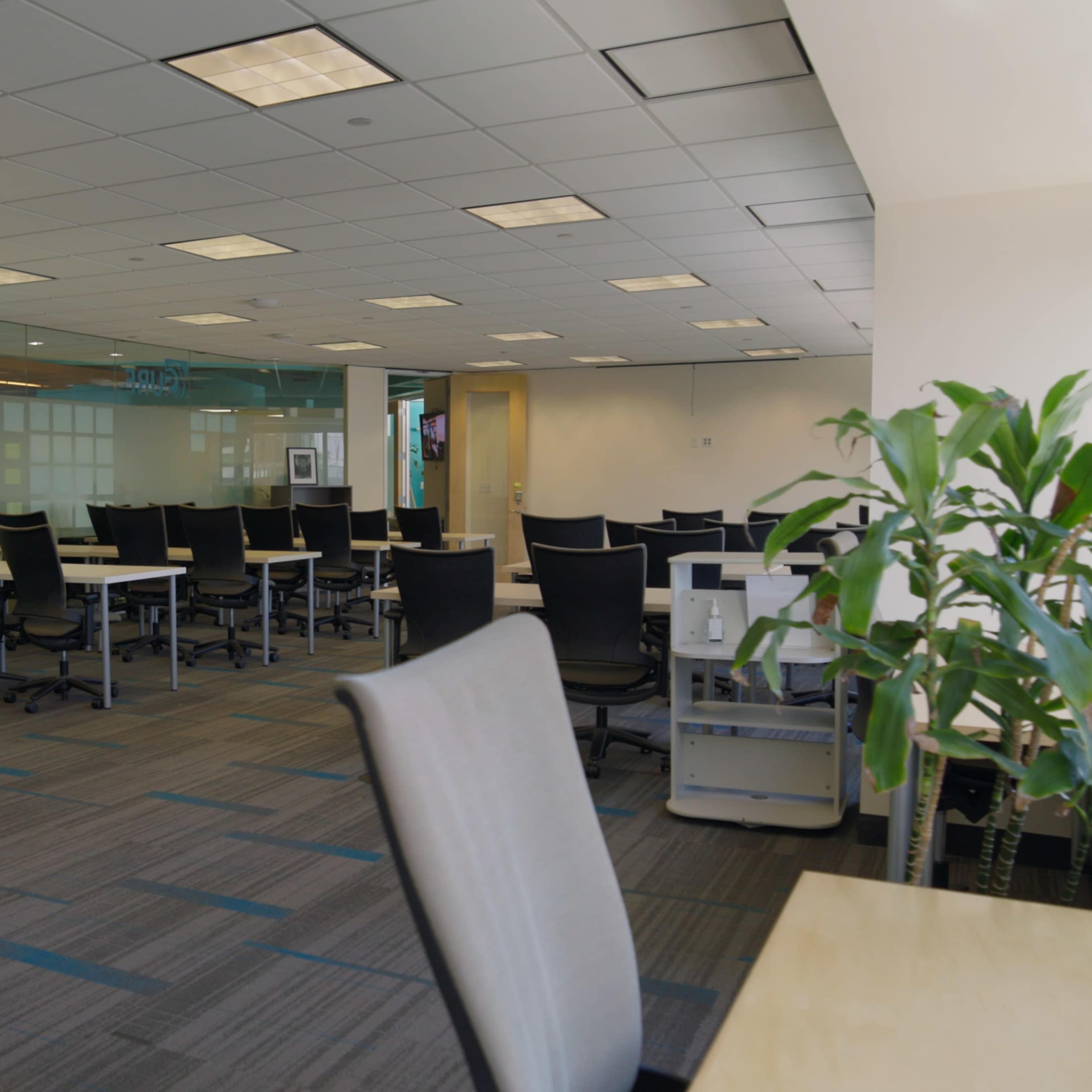 Waimea: Flexible Meeting Space for 42 with Complimentary Private Breakout Offices Image in Central Business District, Seattle, WA