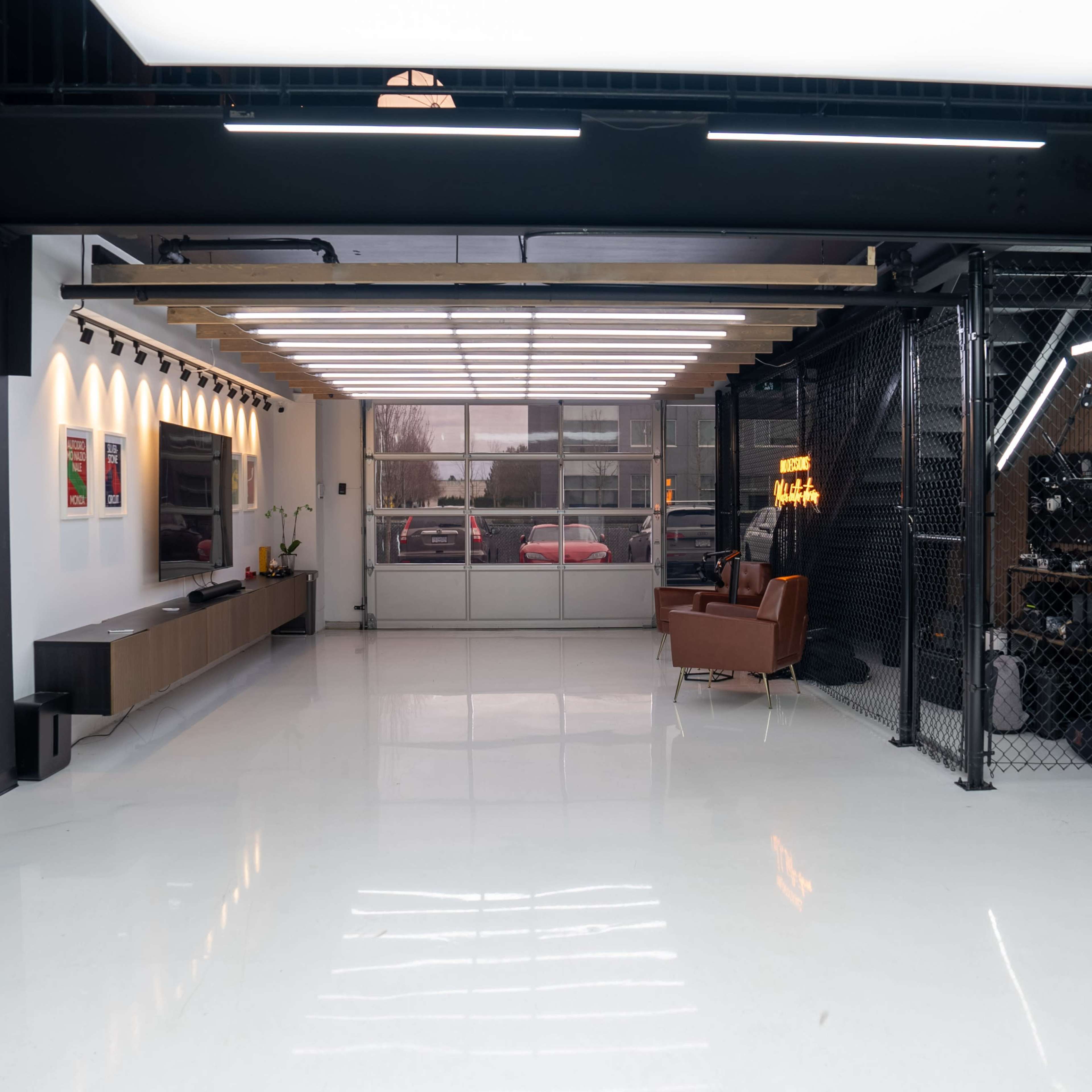 Vancouver's Ultimate Creative Studio | 15' Softbox, Gloss White Floors & VFX Wall! Image in Richmond, Richmond, BC