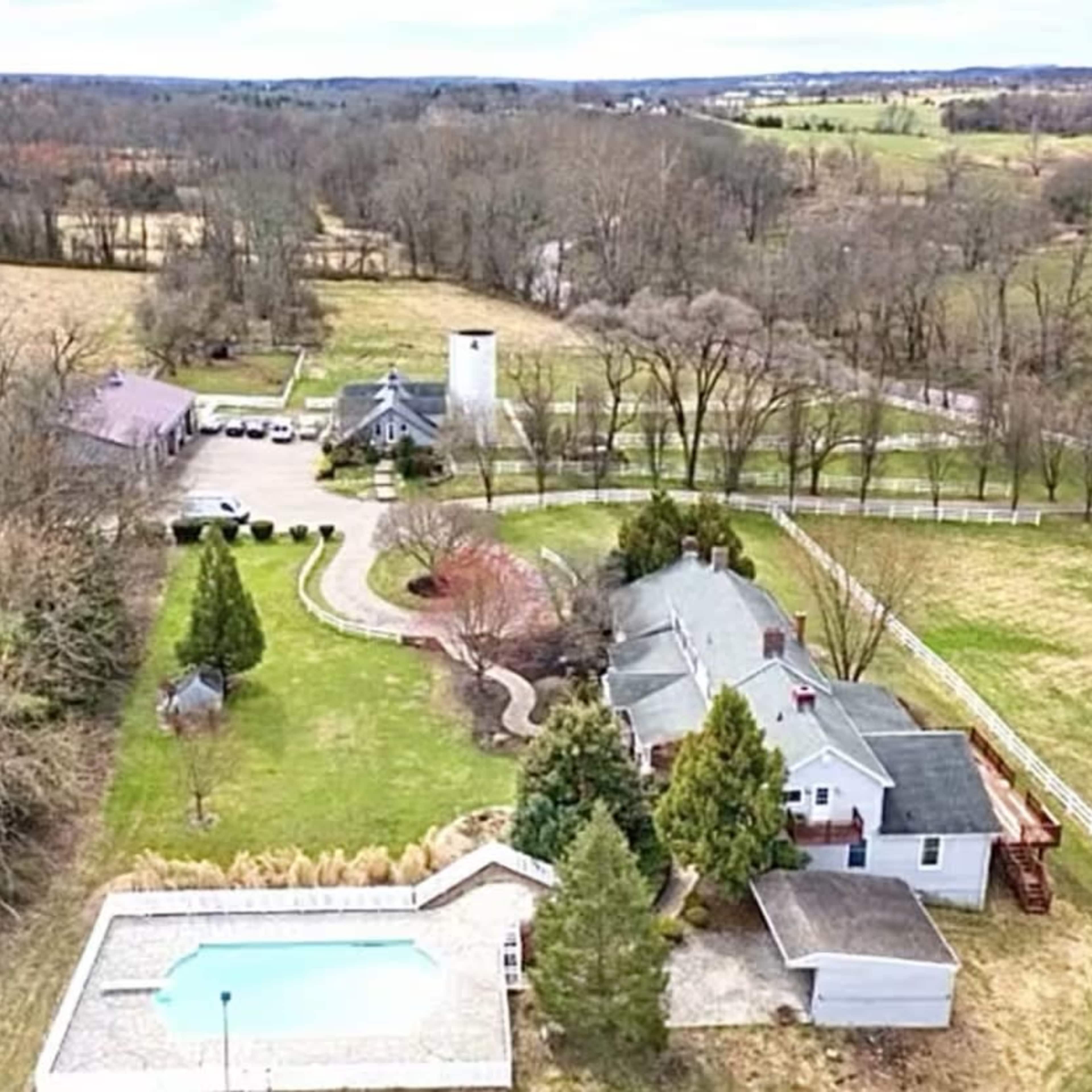 The Villa Farm: Rustic & Modern 23-Acre Secluded Retreat for Stays, Gatherings, Meetings, Photo & Video Shoots Image in Hillsborough Township, Hillsborough Township, NJ