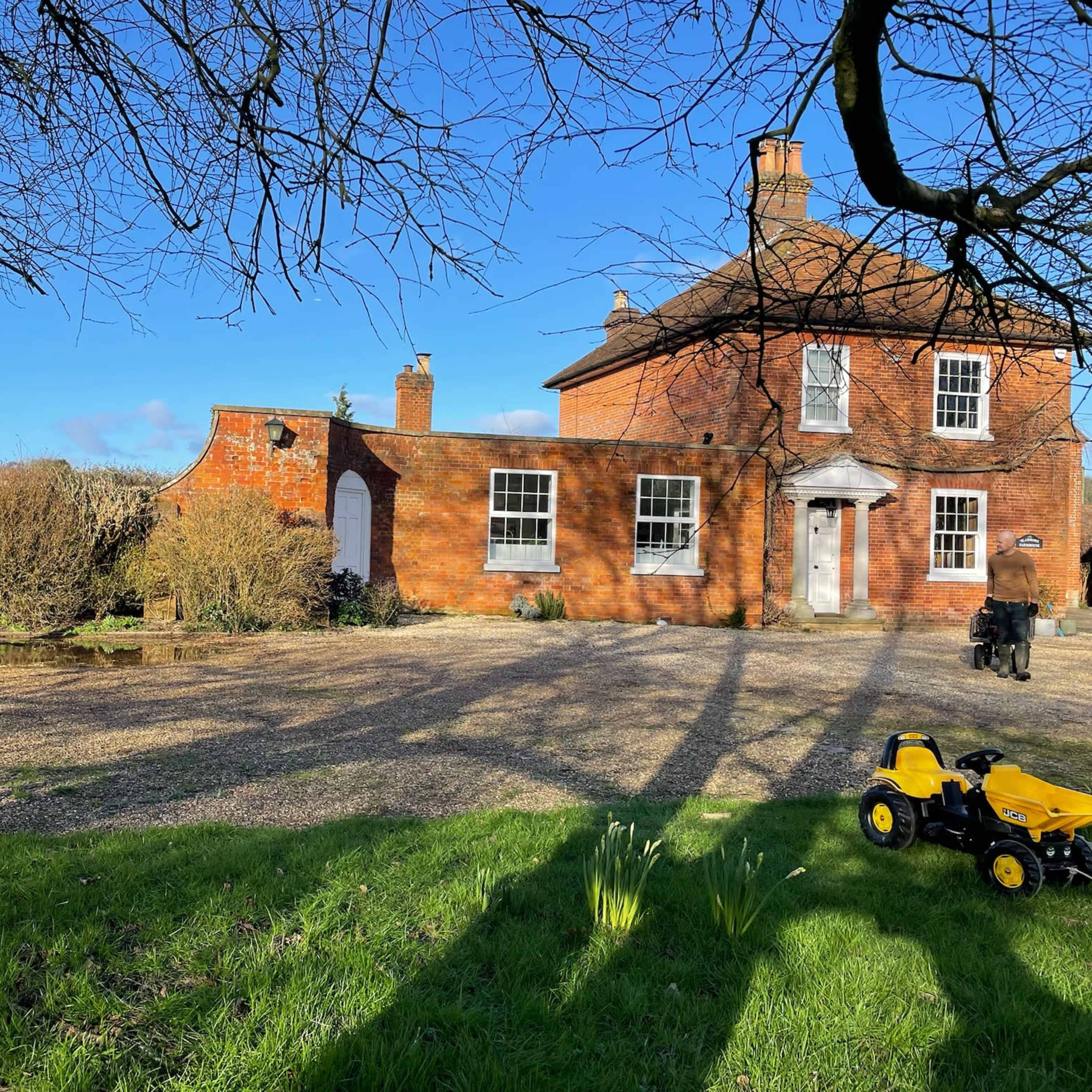 Countryside Farmhouse with grounds and outdoor pool Image in Hughenden, High Wycombe, England