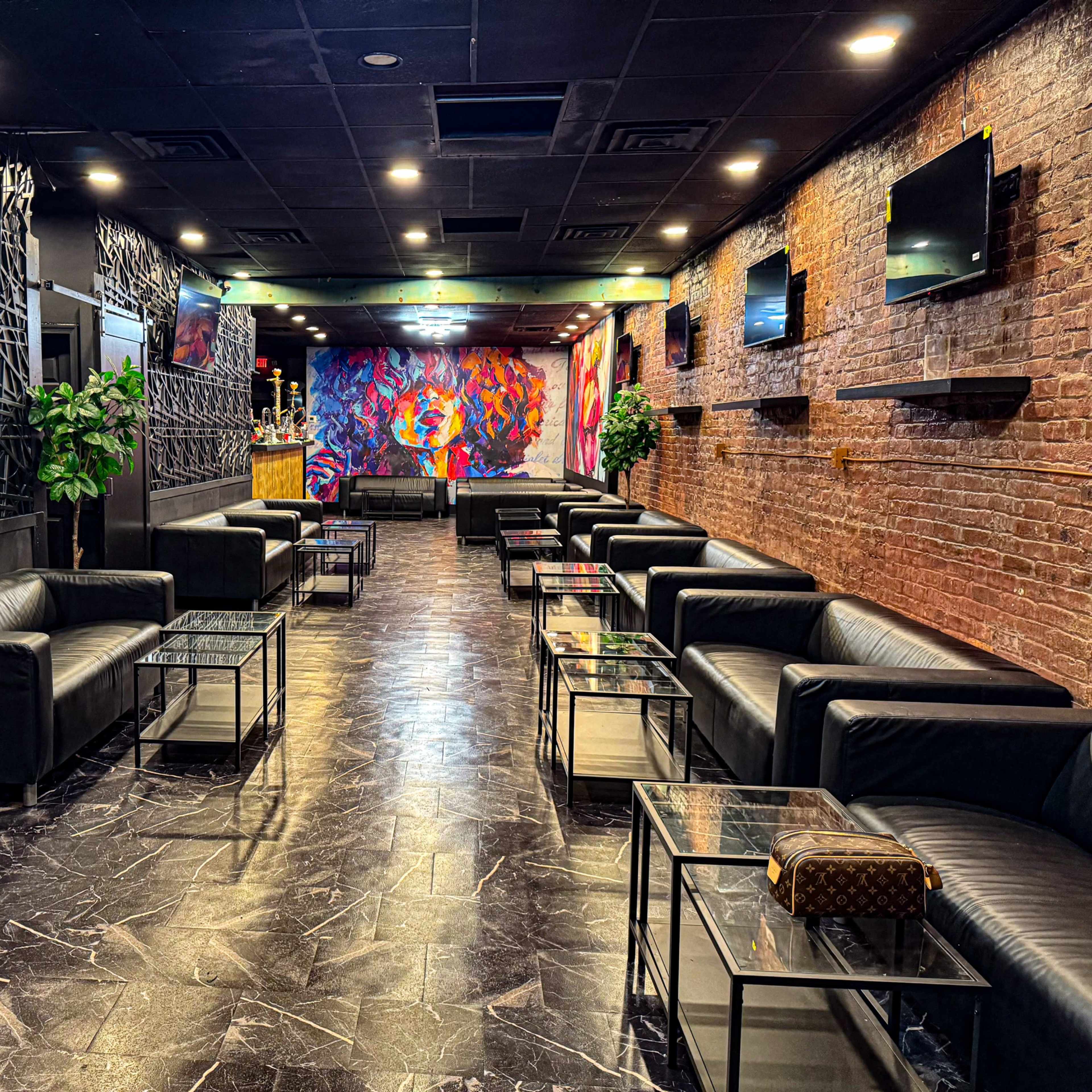 Downtown Trendy Loft with Outside Patio I Taylour Peighton Lounge Image in Central Ward, Newark, NJ
