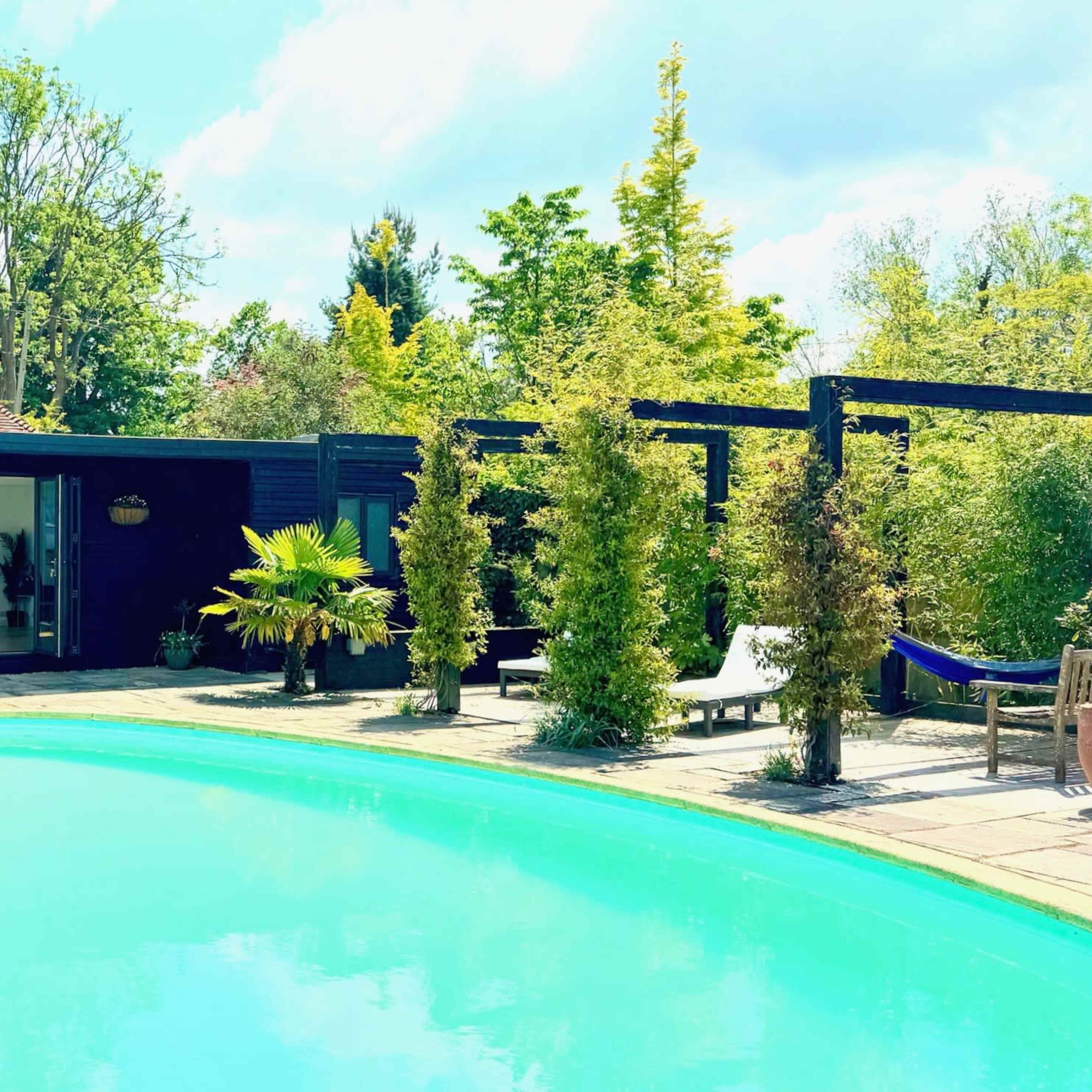 Pool house / Day studio / Office space / Gardens Image in Uckfield, Uckfield, England