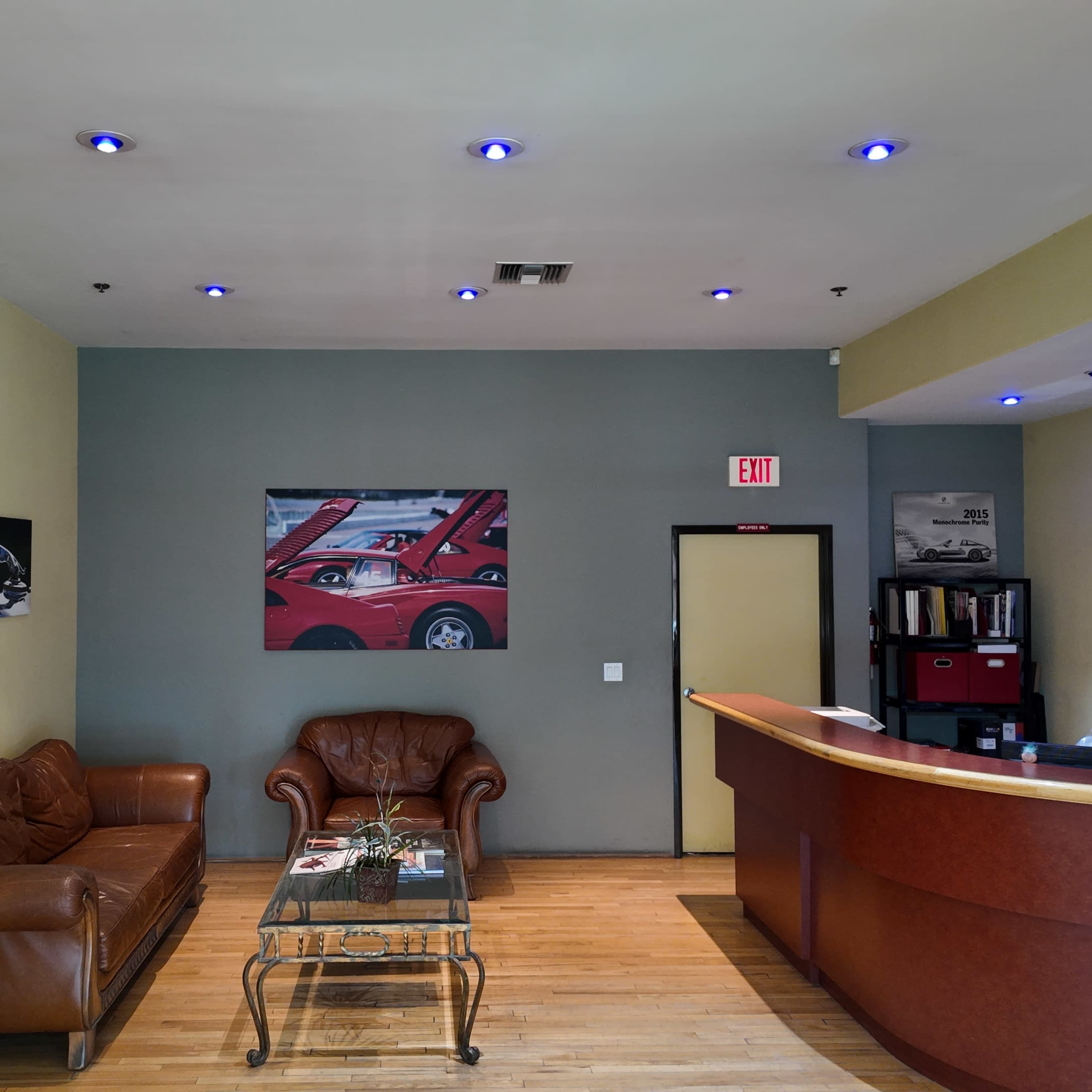 Clean, Classy Industrial Office for Autobody Shop Image in Jefferson Park, Pasadena, CA