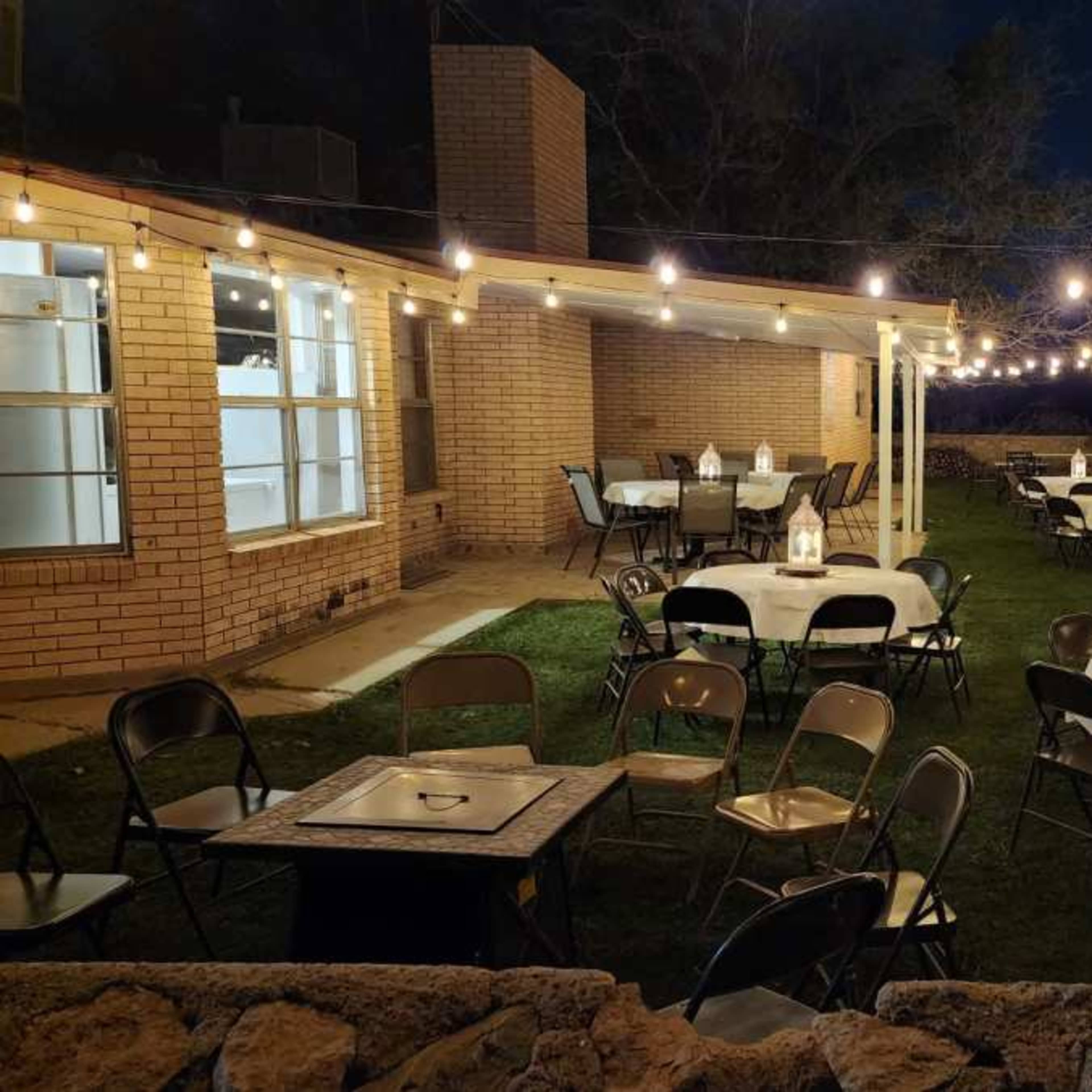Casa de Ensueño con Amplio Patio para Eventos Image in Colonia del Valle, El Paso, TX