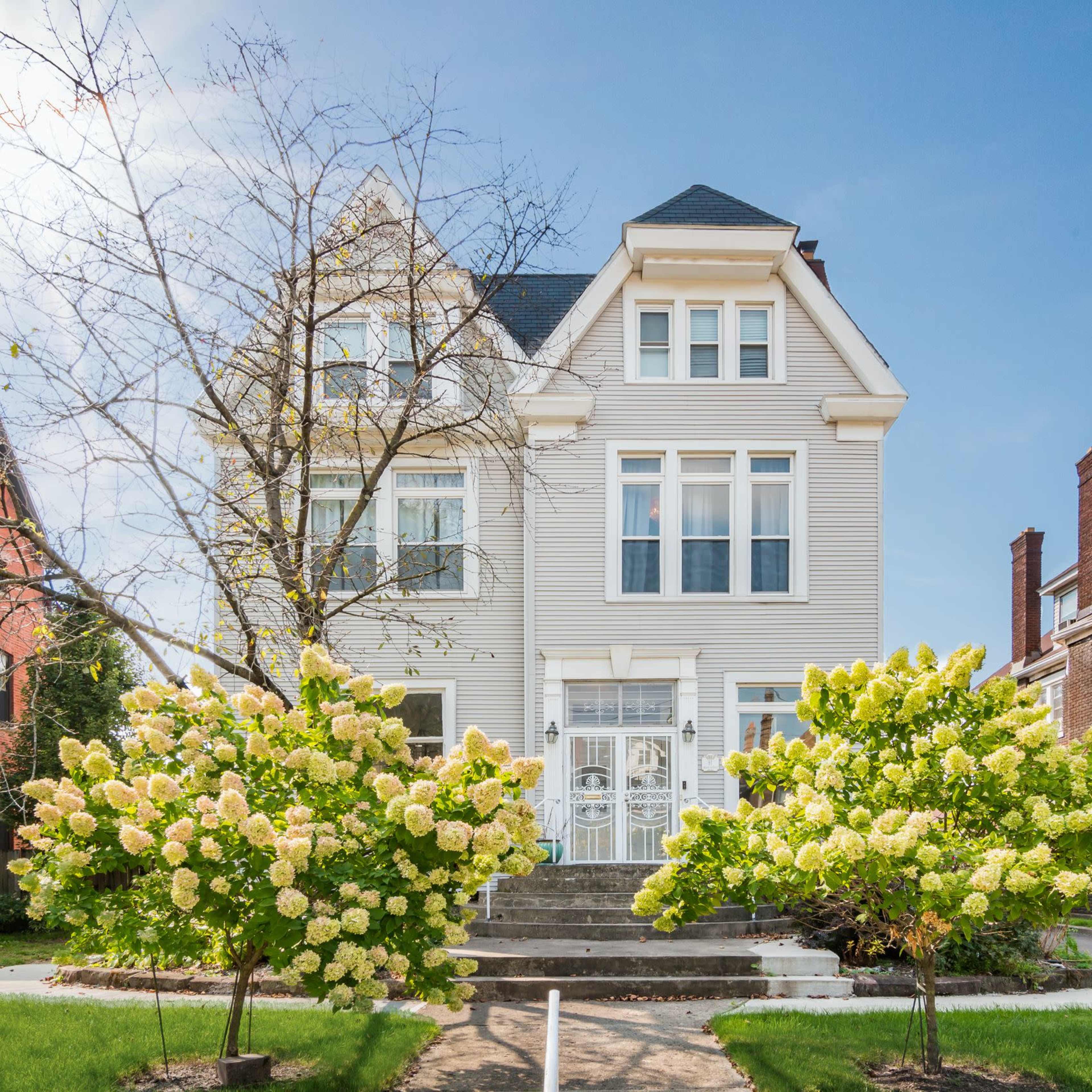 Jazzy-Blues Mansion Image in Near East Side, Columbus, OH