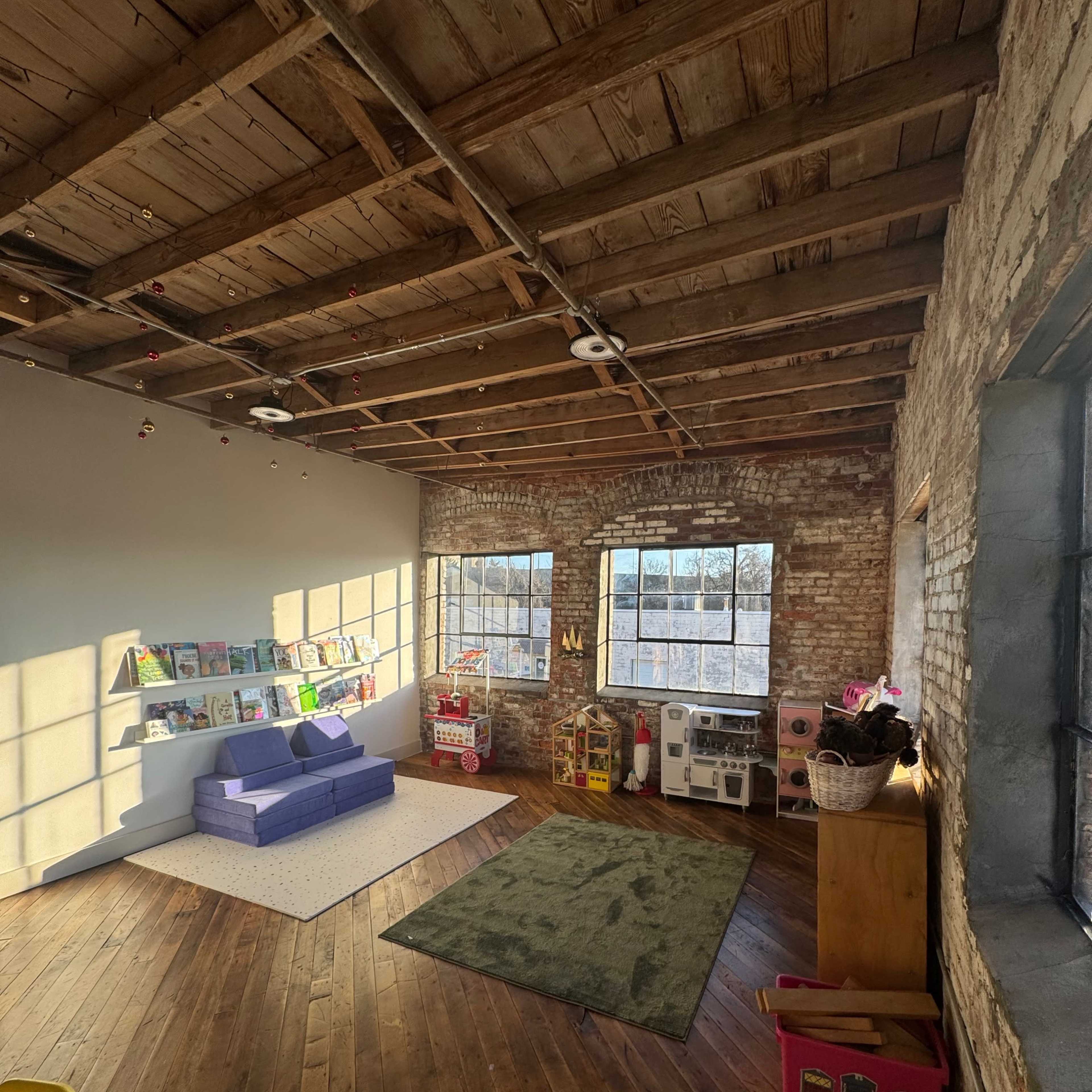 Downtown Classroom/Art Studio in Industrial Building Image in Pittsburgh, Atlanta, GA