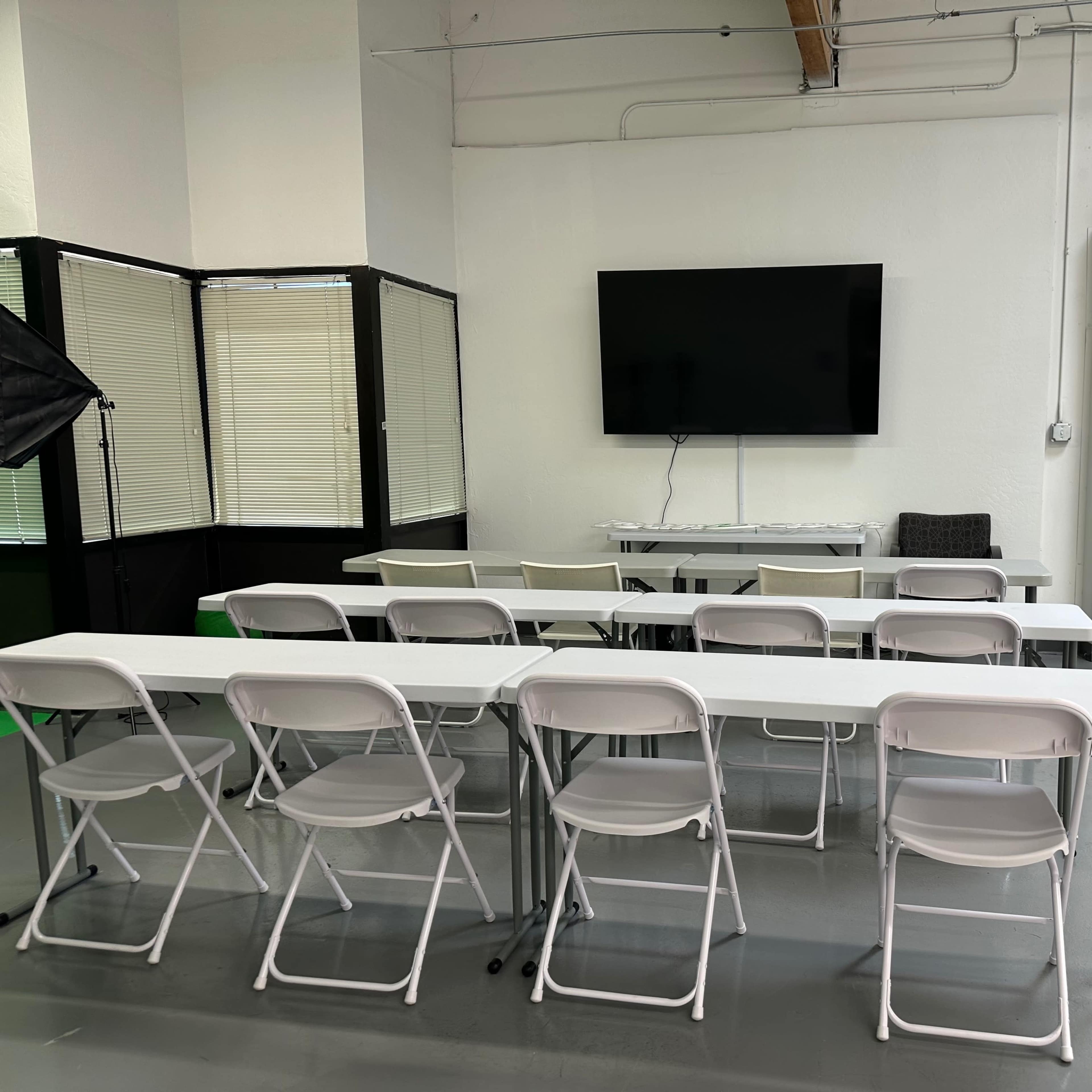 Central Phoenix Production Studio with Cyc Wall Image in North Mountain Village, Phoenix, AZ