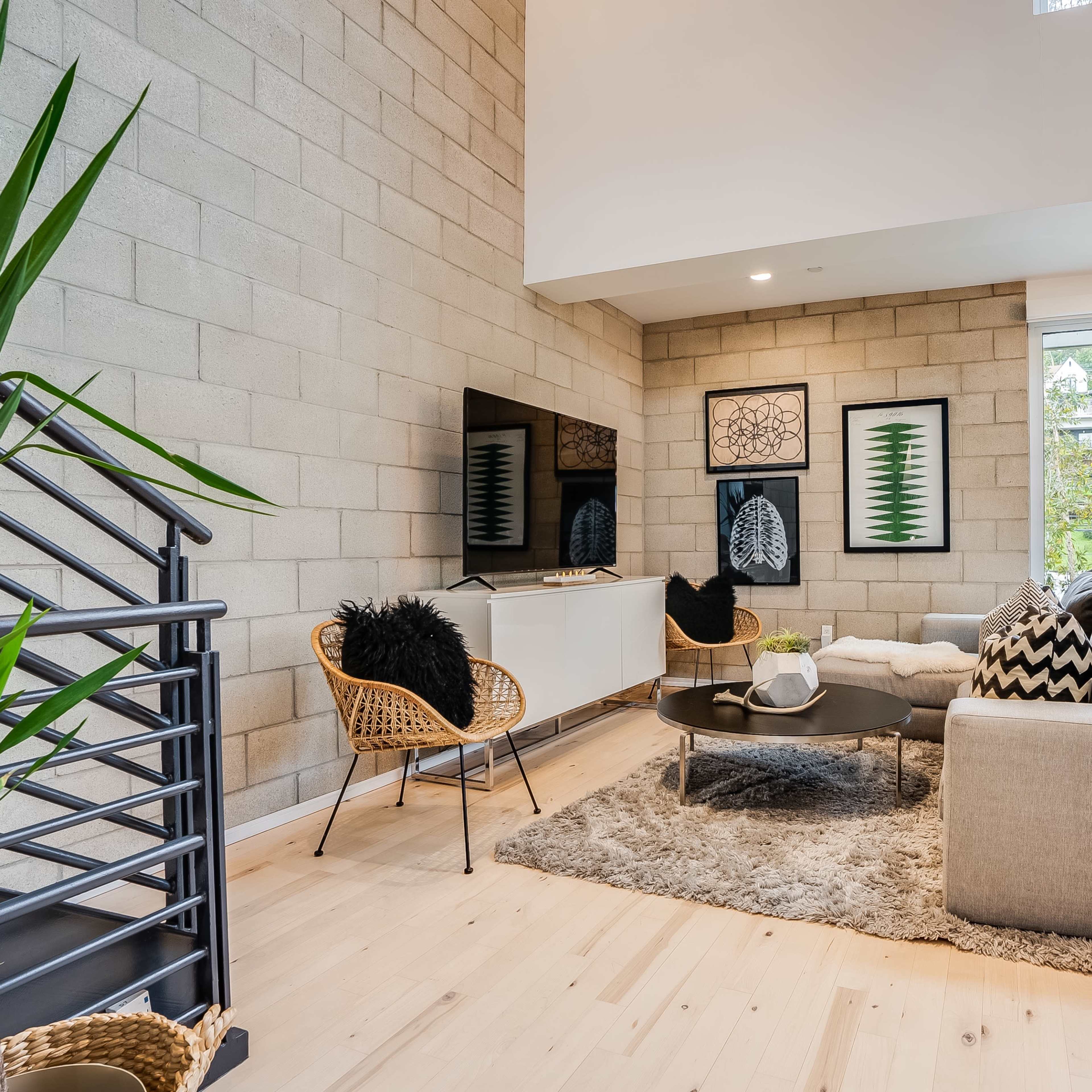 Luxurious 3-Bedroom Loft at the Entrance to Universal Studios Image in Studio City, Los Angeles, CA