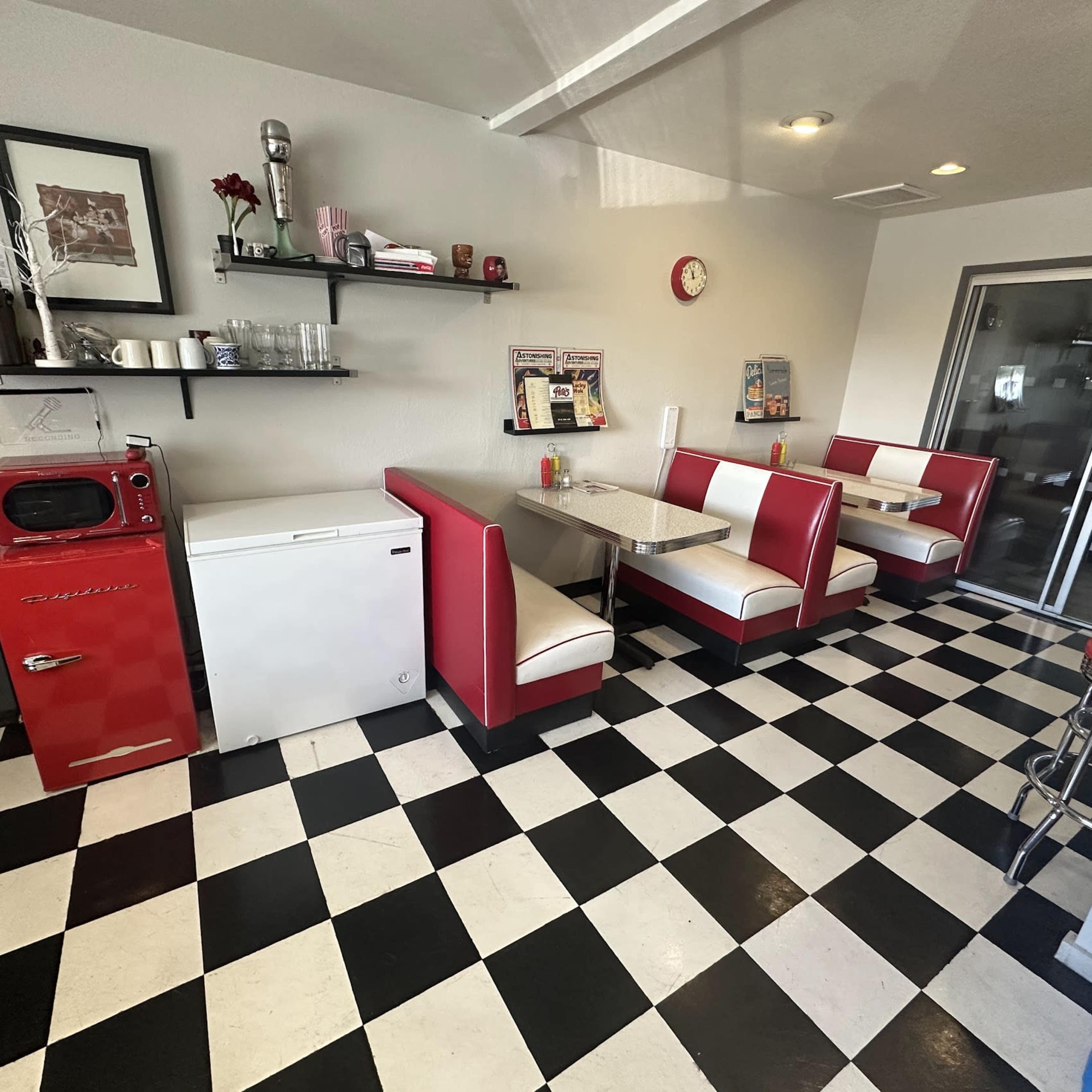 Small Diner Image in North Sacramento, Sacramento, CA
