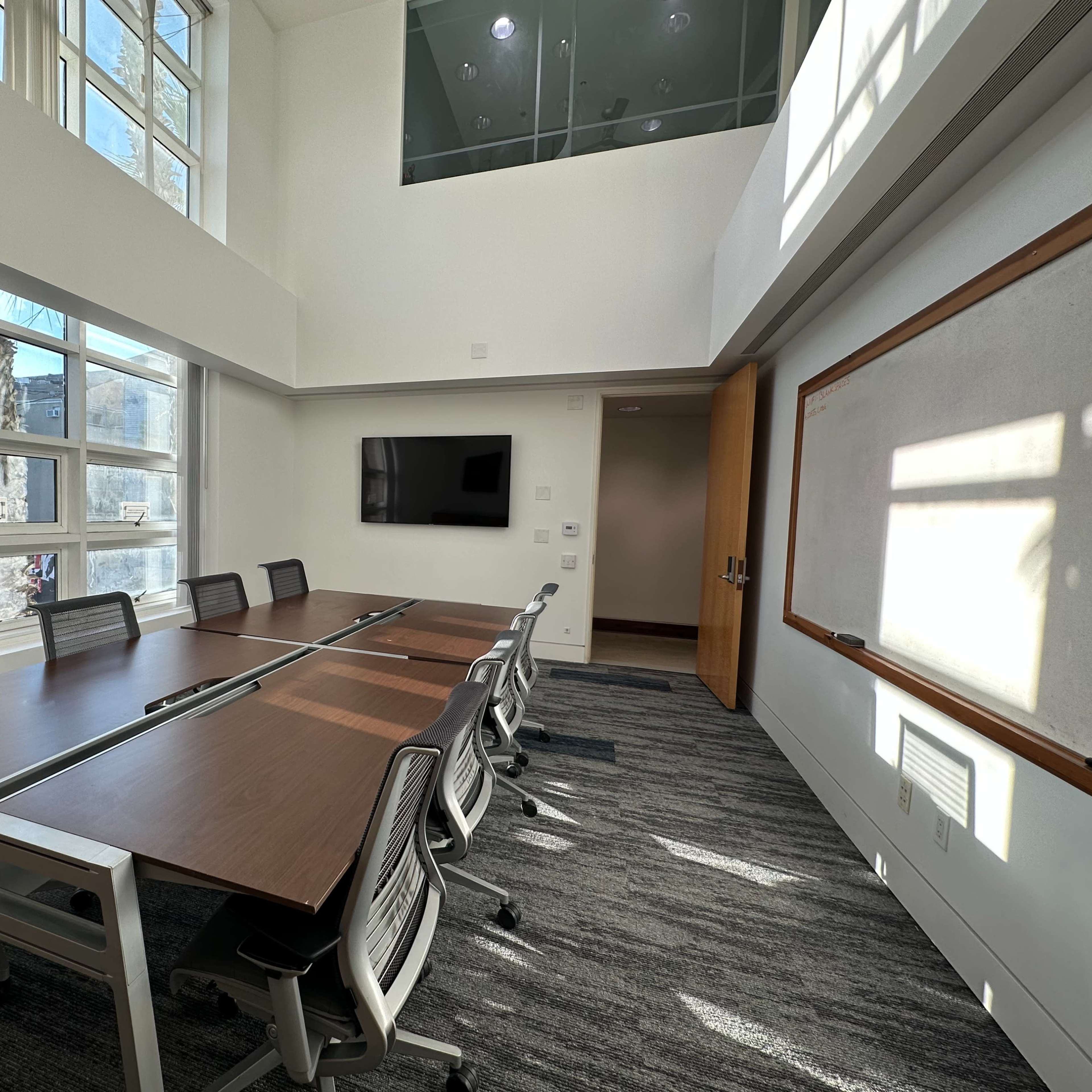 Professional Meeting Space by the Beach Image in Ocean Park, Santa Monica, CA