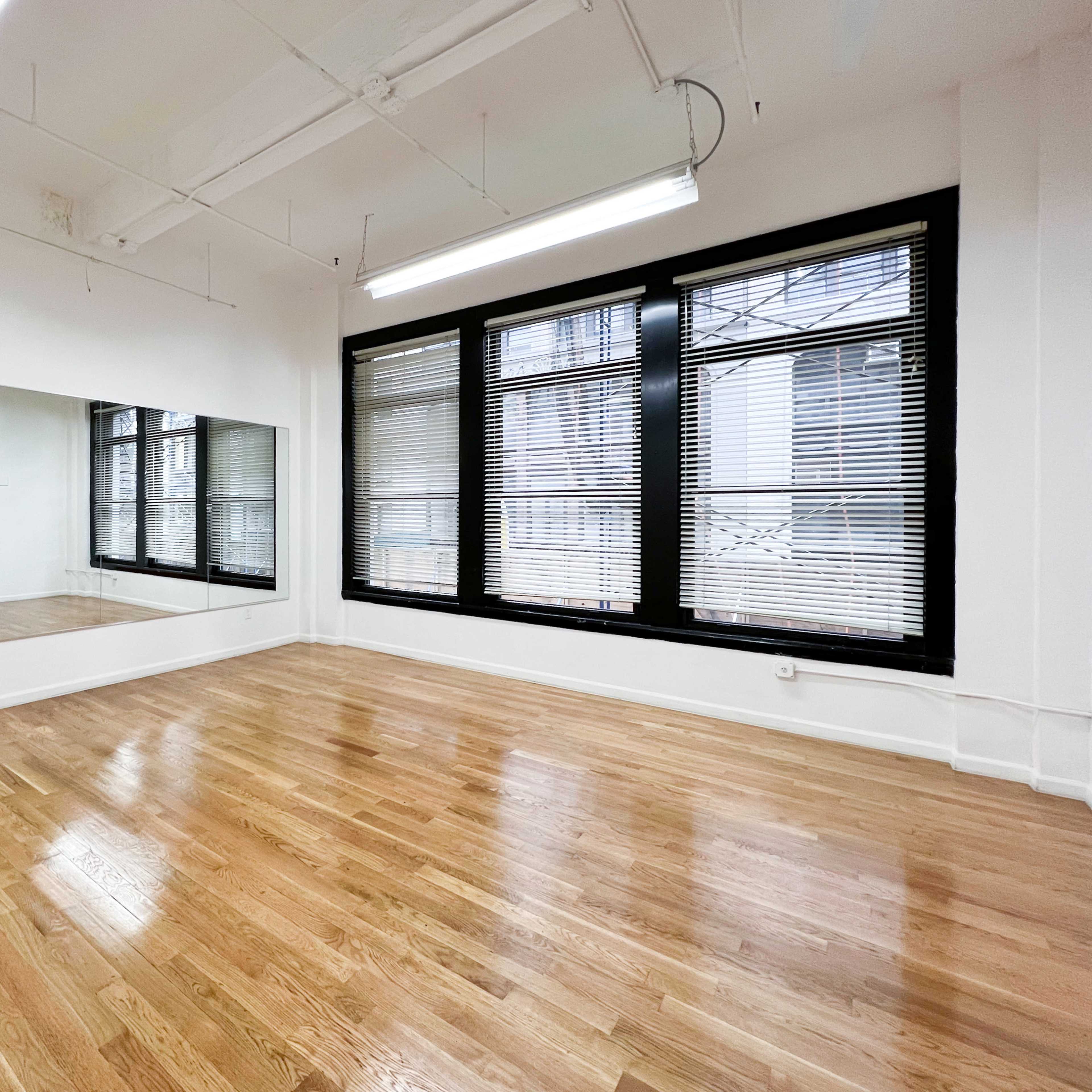 Sunlit Photography Space in Chelsea 2-5 Image in Midtown Manhattan, New York, NY