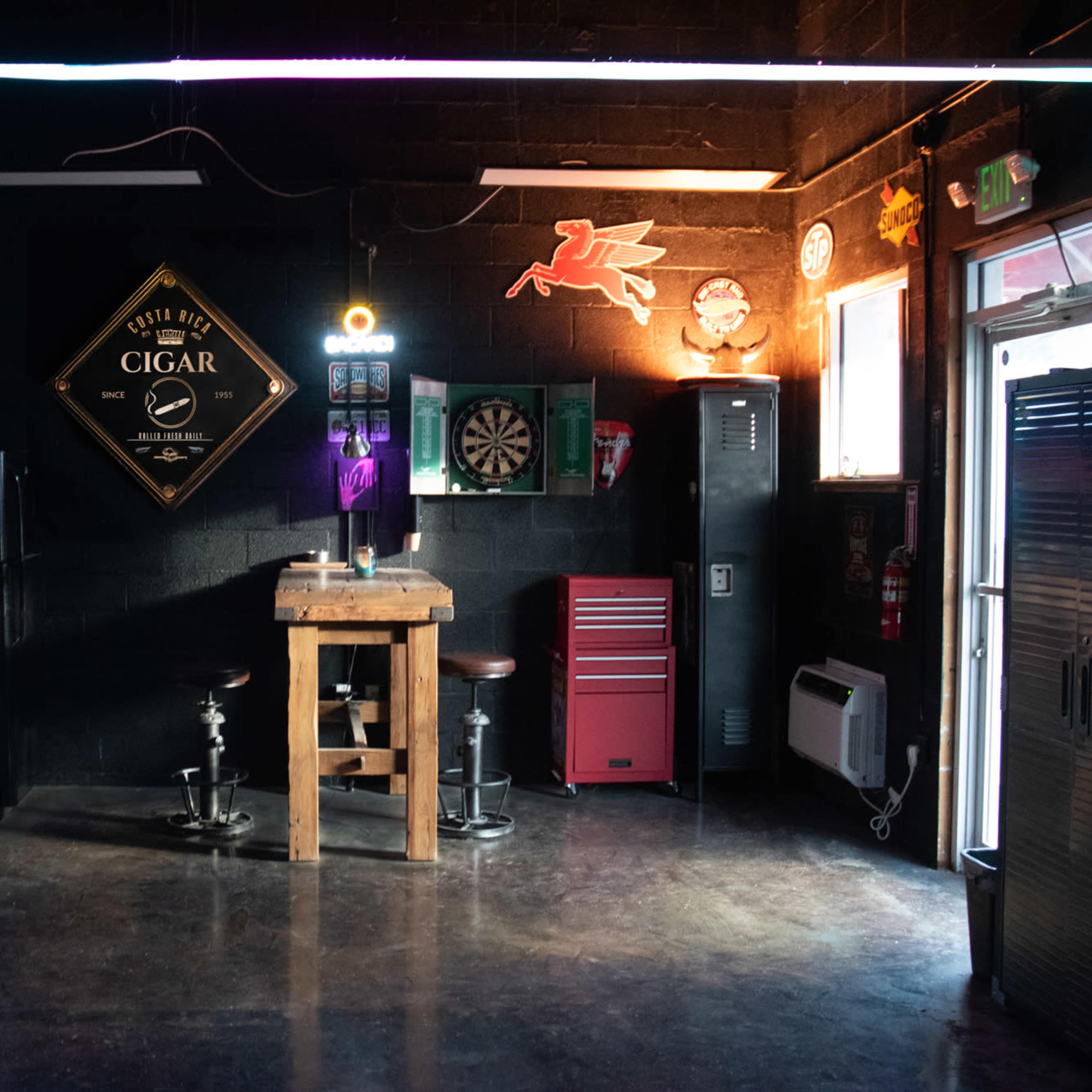 Kendall Warehouse Studio for Photography, Live Music, Group Meetings, Man Cave Vibe Image in West End, Miami, FL