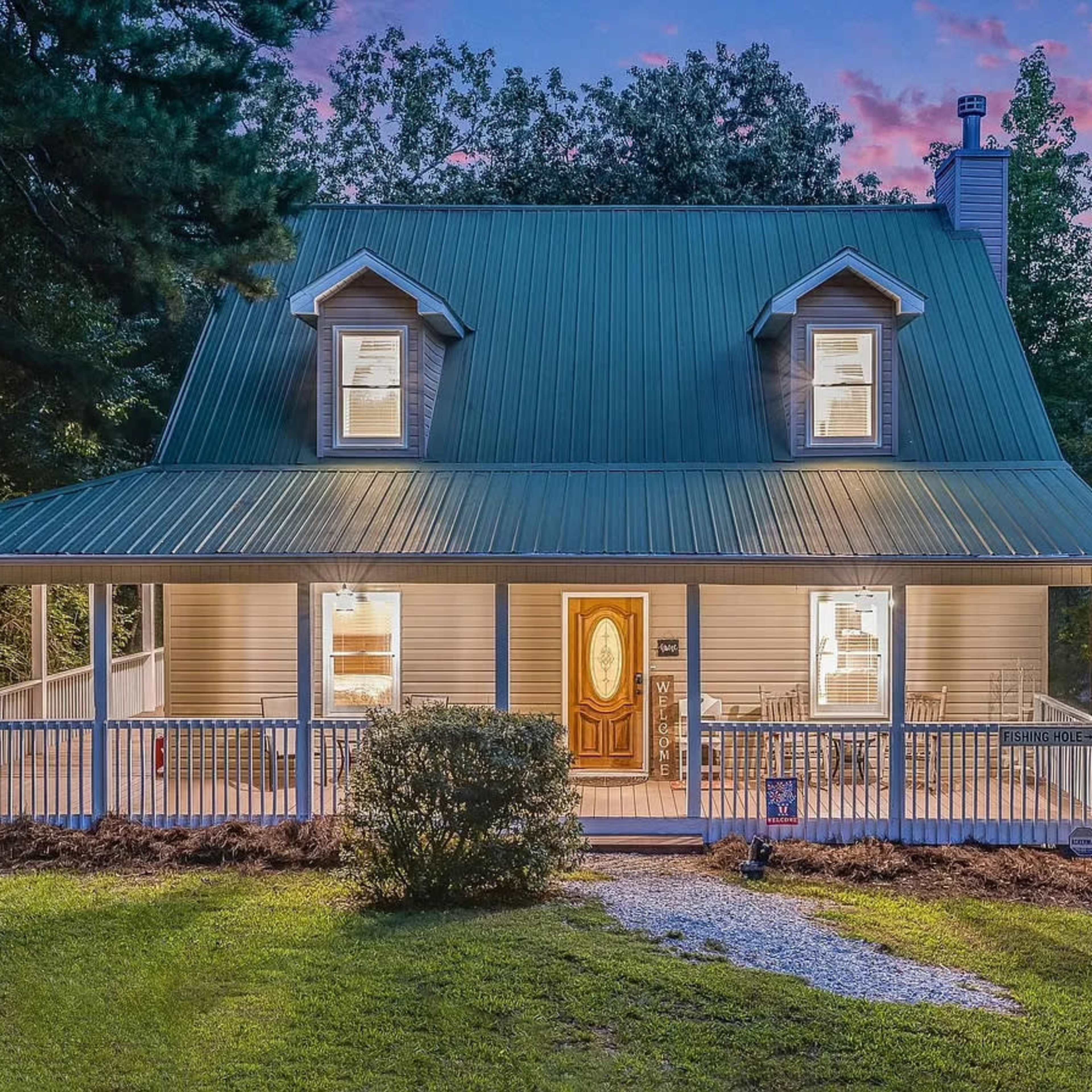 Lake House with Private Dock Image in Reed Creek, Hartwell, GA