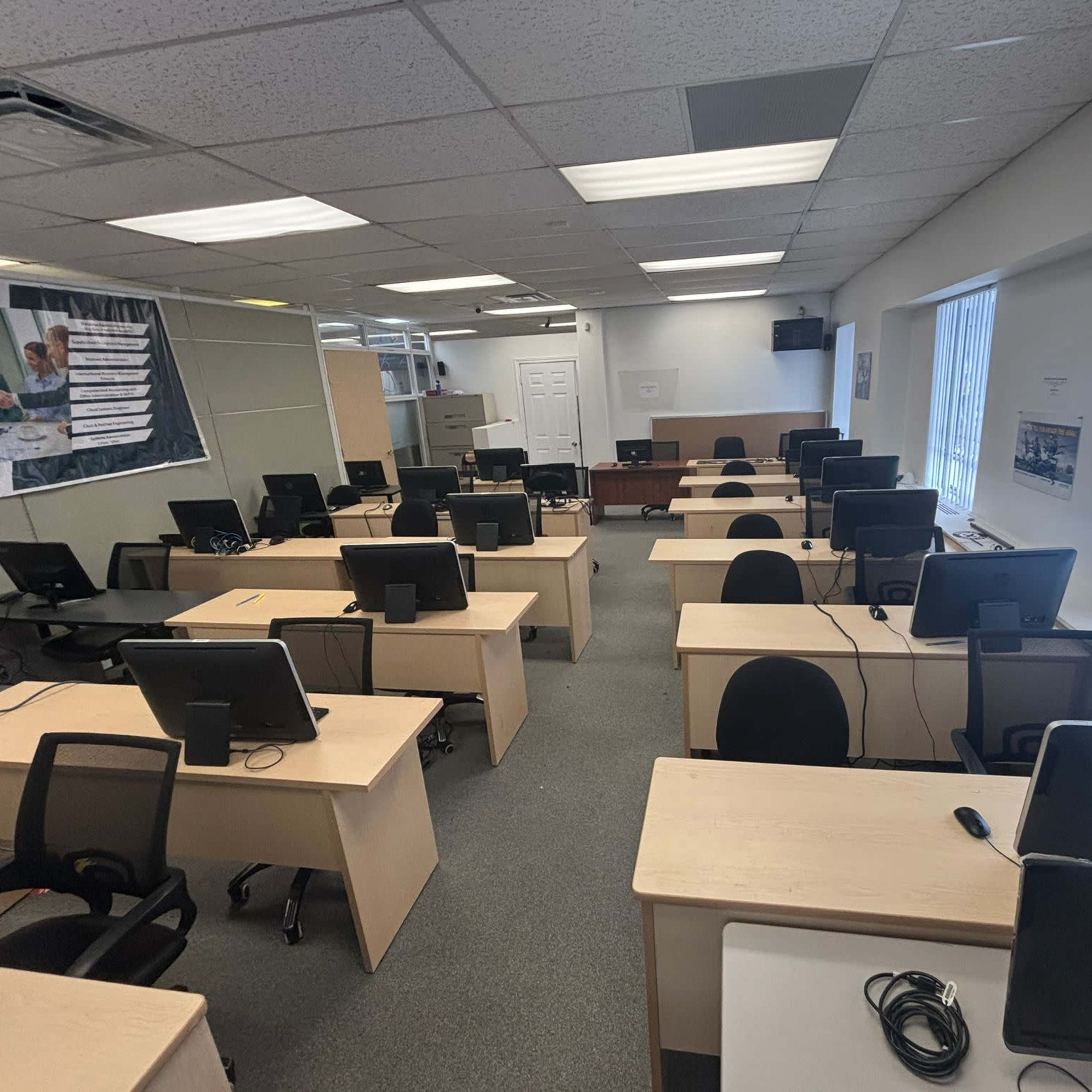Modern Classroom Space in Urban Toronto – Spacious and Well-Equipped Image in Toronto, Toronto, ON