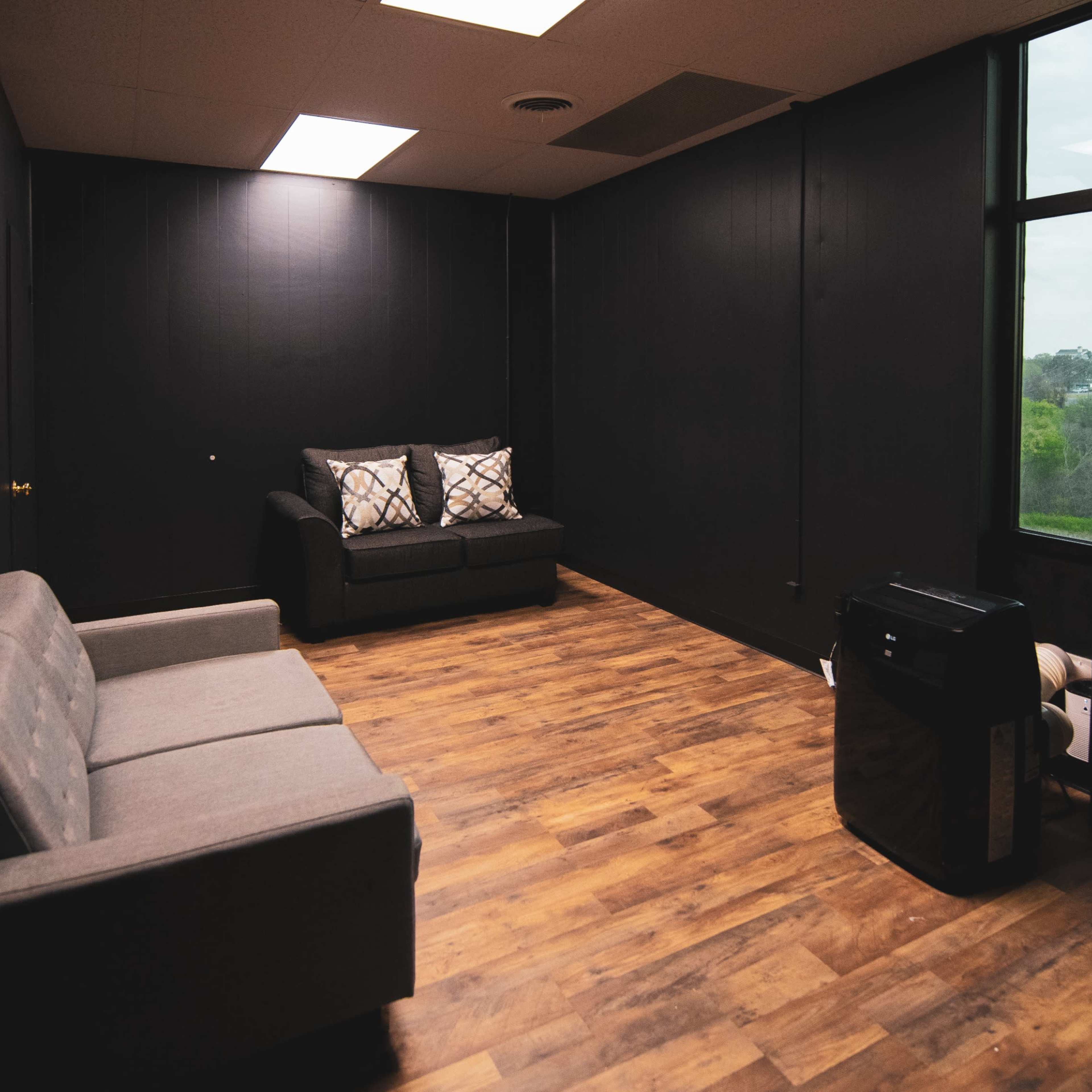 “Dynamic Black & Red Room Studio – Perfect for Boudoir, Creative Photography, & Video Content Creation” Image in Capitol View - Stifft Station, Little Rock, AR