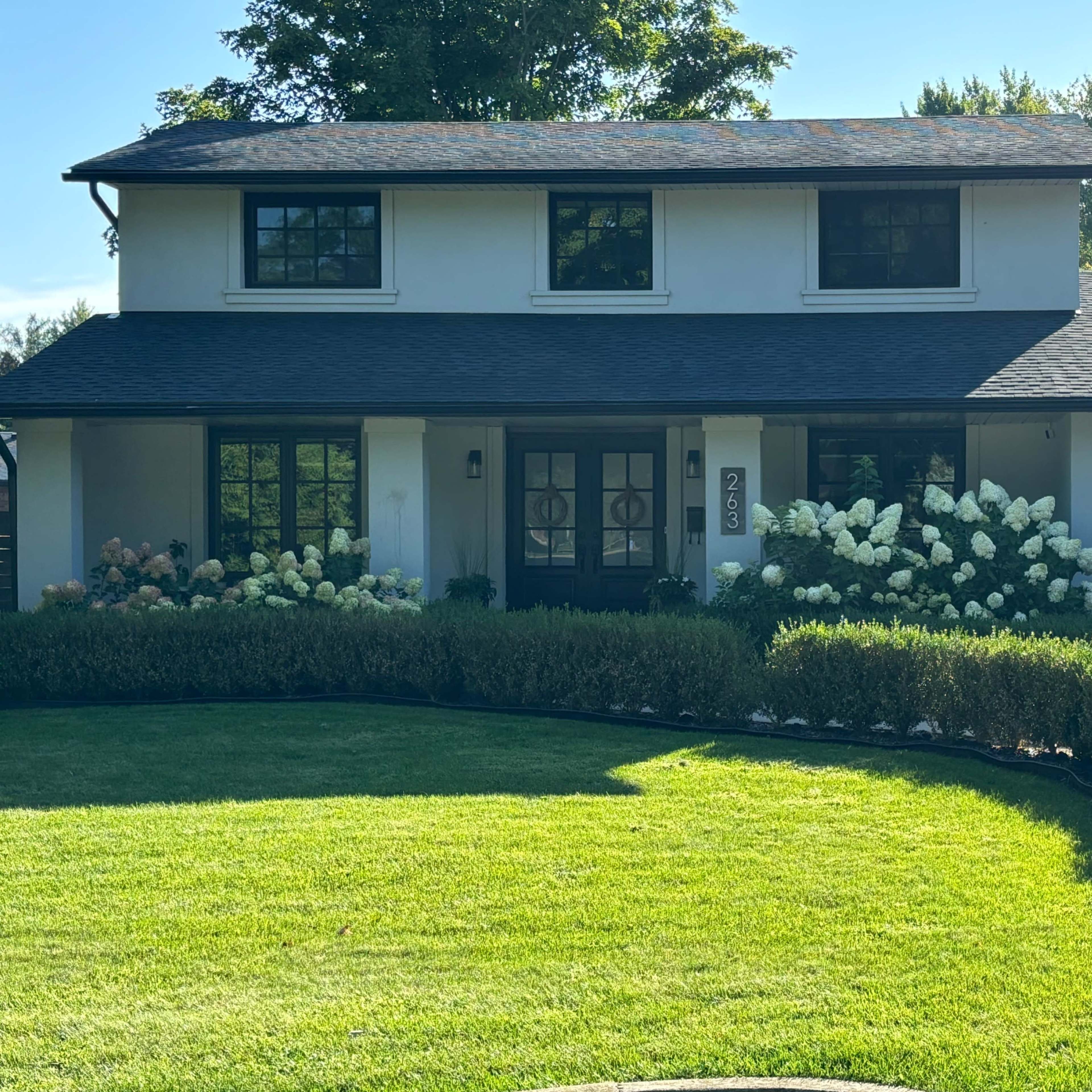 Beautiful Modern Family Home located in Hamilton Image in Ancaster, Hamilton, ON