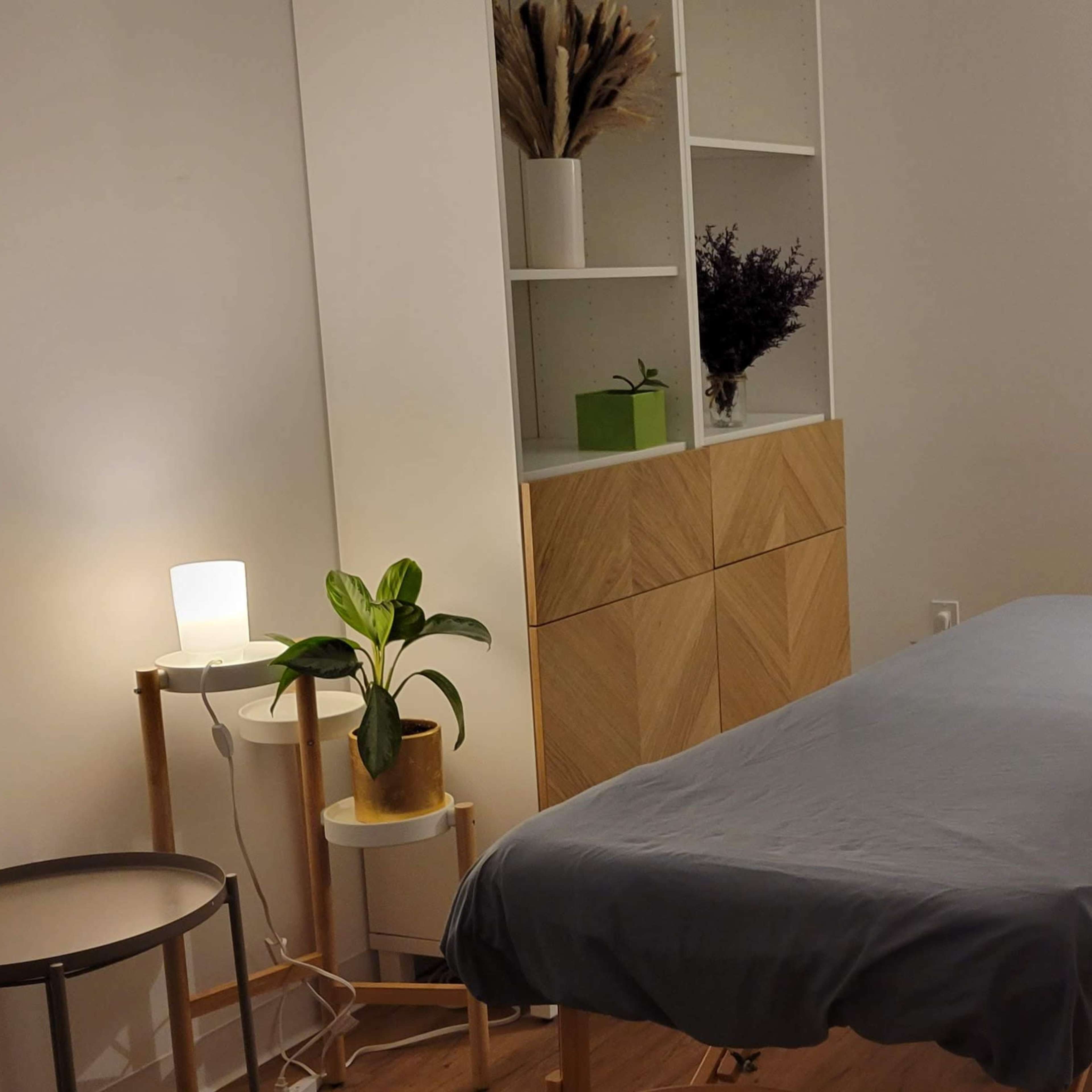Therapy Space with a Massage Table, Great Location in Downtown Brooklyn Image in Brooklyn Heights, Brooklyn, NY