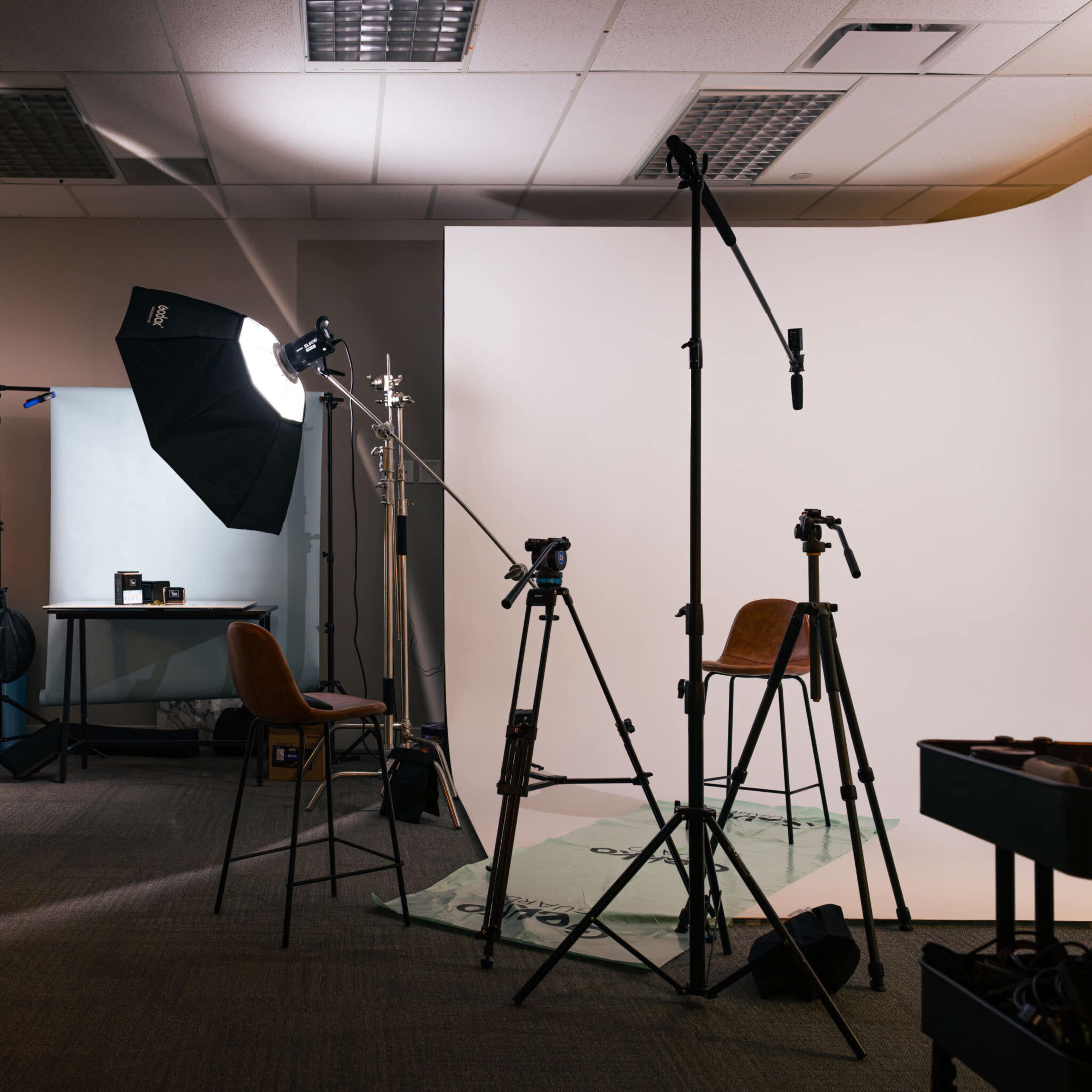 Downtown Cyclorama Photography and Video Studio Image in Downtown Toronto, Toronto, ON