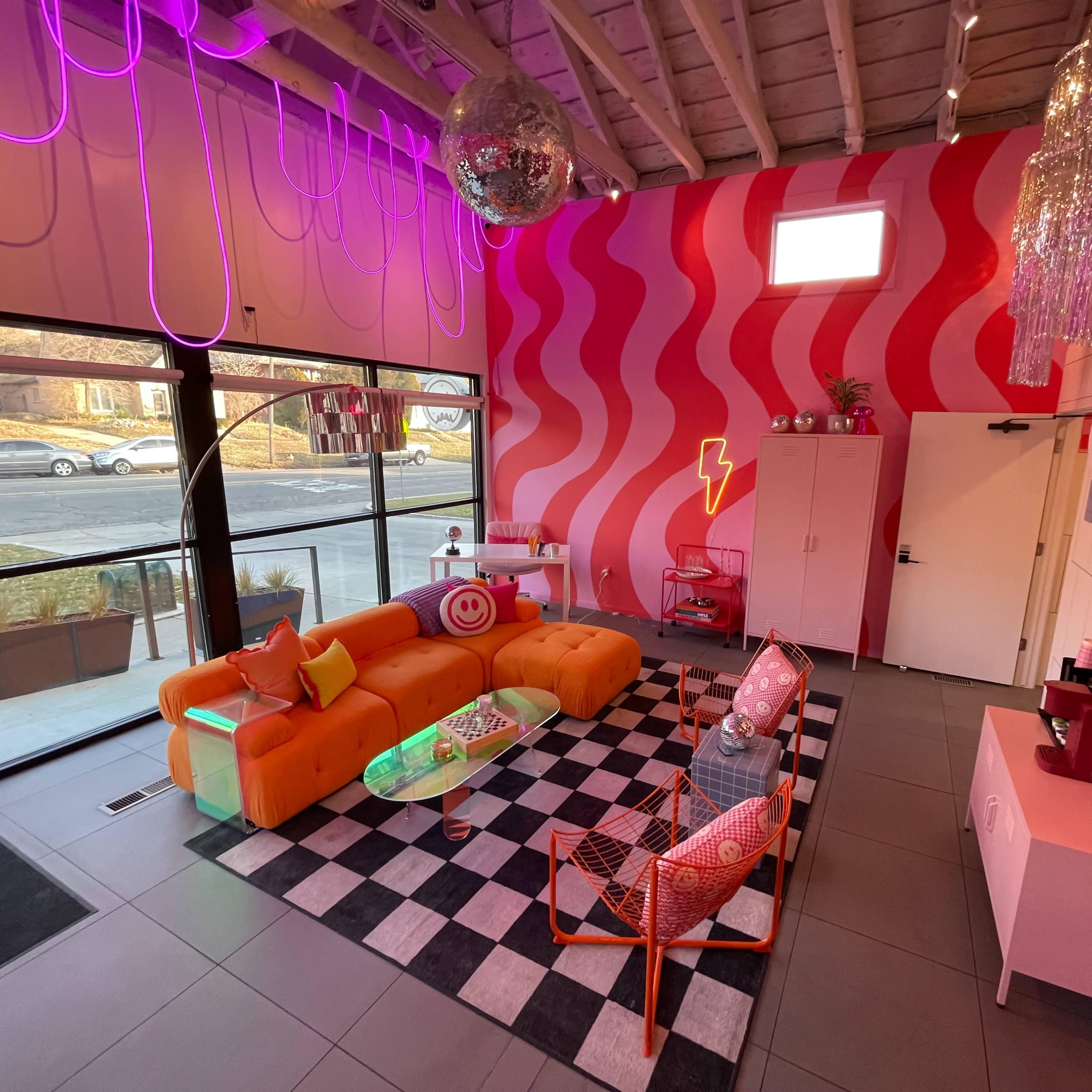 Downtown Groovy & Colorful Space with Kitchen Image in Central City, Salt Lake City, UT