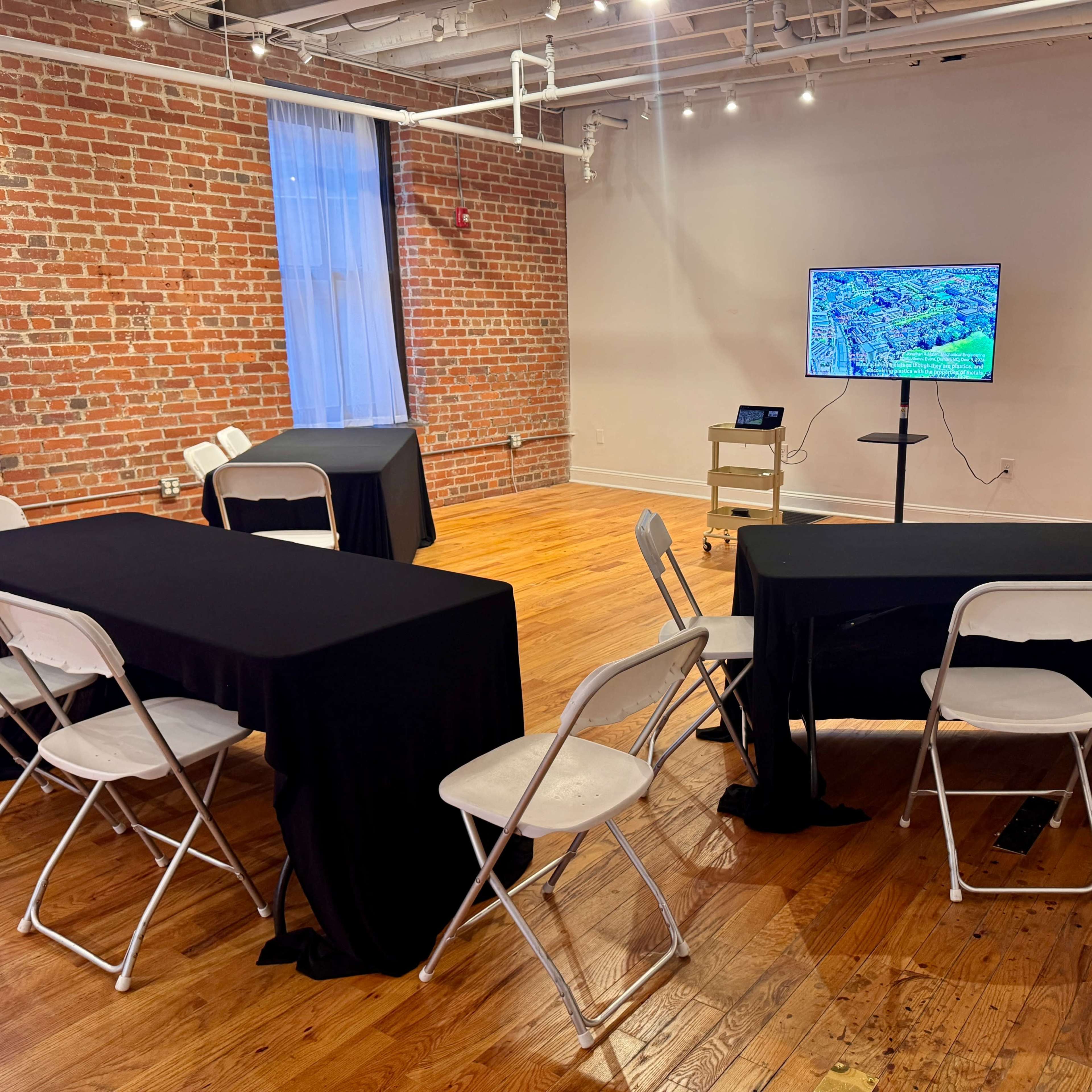 Modern Downtown Studio Loft with Exposed Brick and Hardwood Floors Image in Downtown, Durham, NC