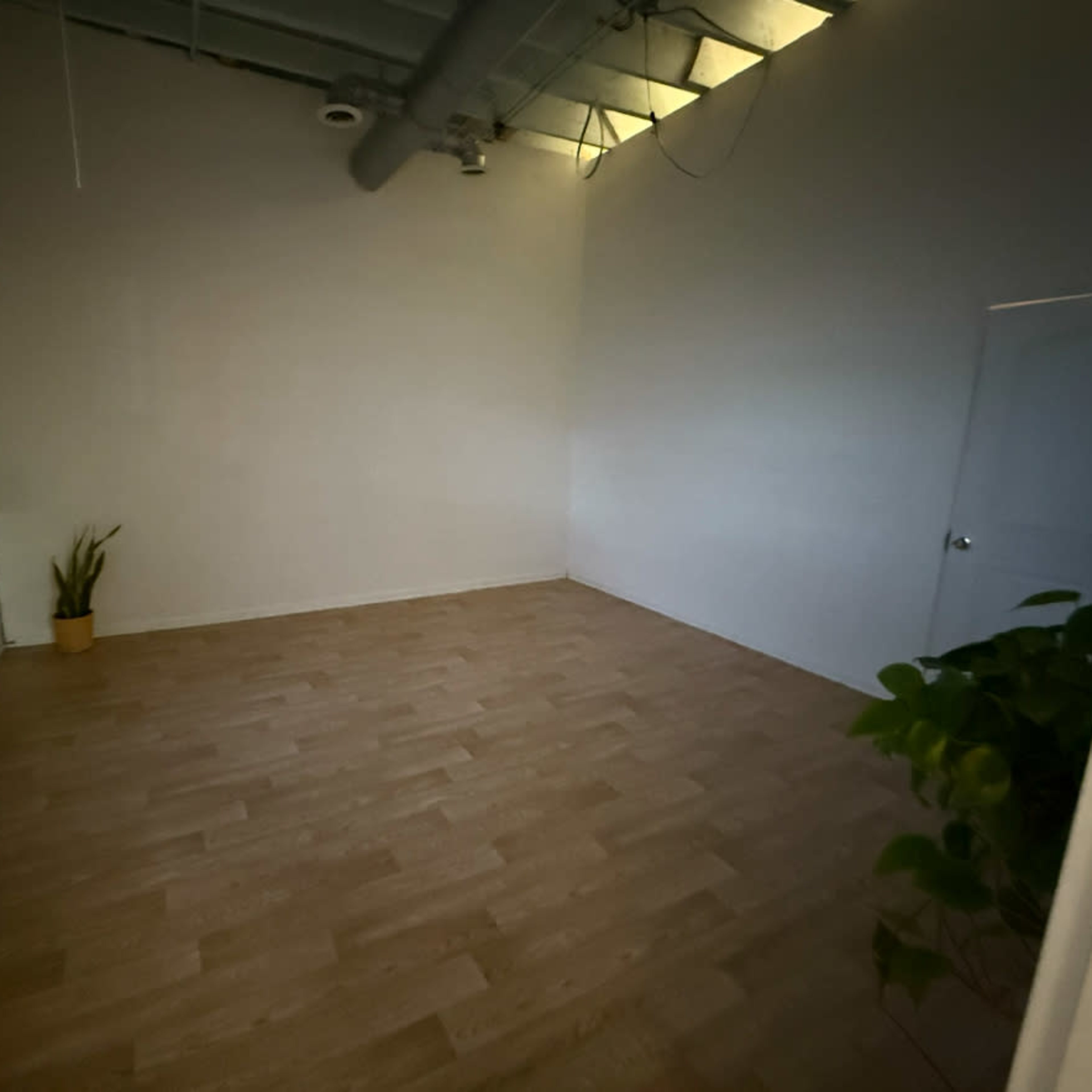 Downtown Studio with natural lighting Image in Roanoke, Roanoke, VA