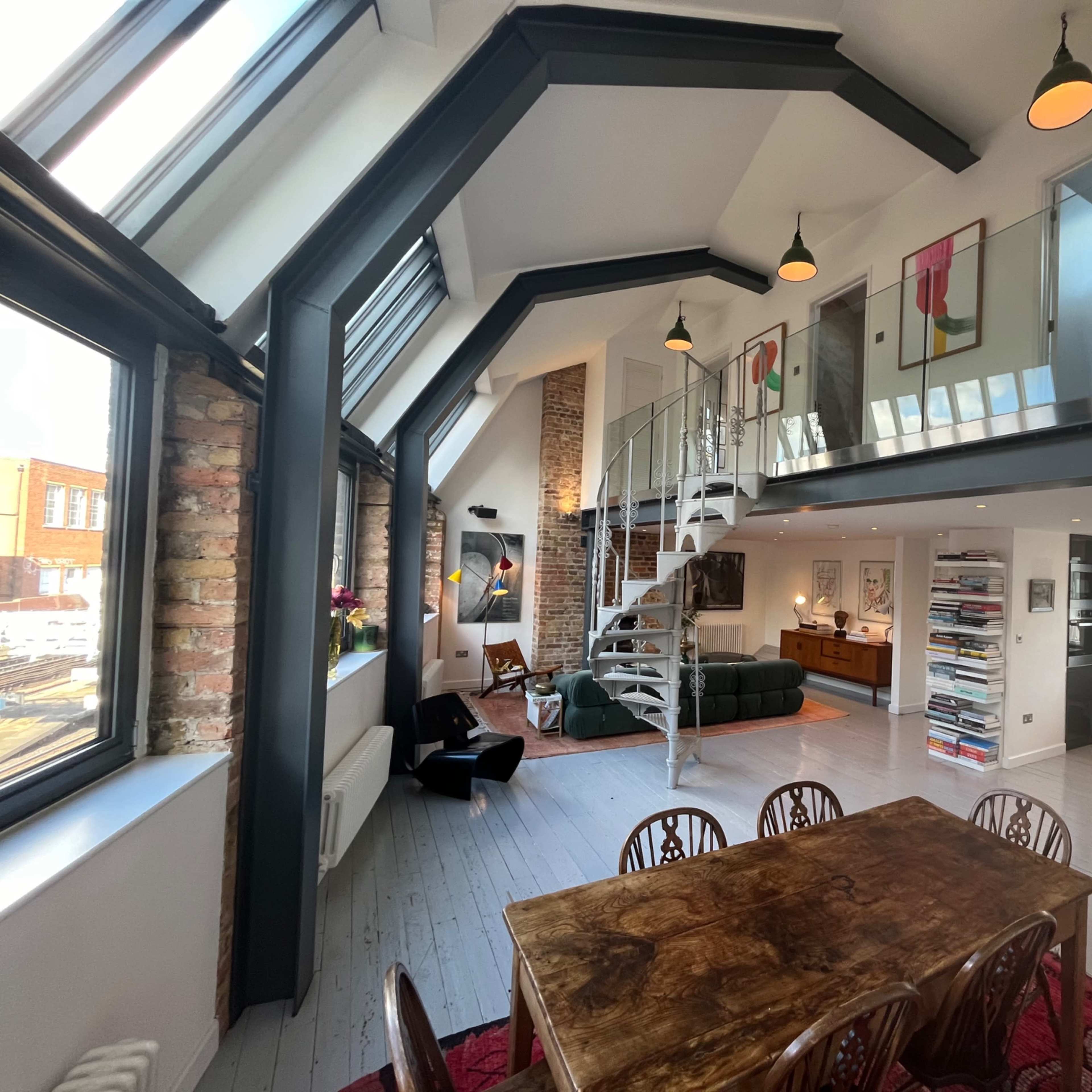 Warehouse Loft / West London / Great Transport Links / Easy Parking Image in Hammersmith, London, England