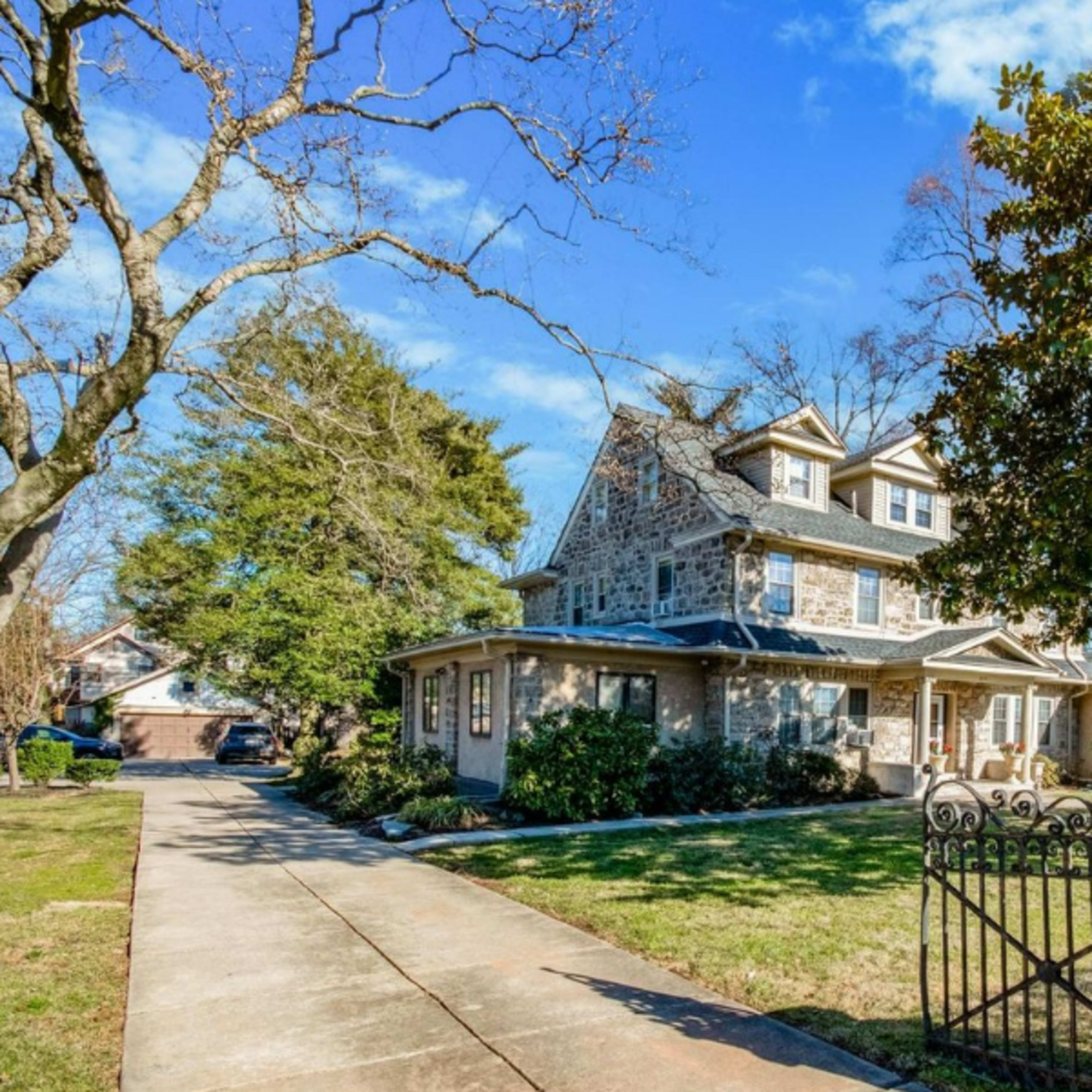 Outdoor Suburban Oasis Image in Upper Darby Township, Lansdowne, PA