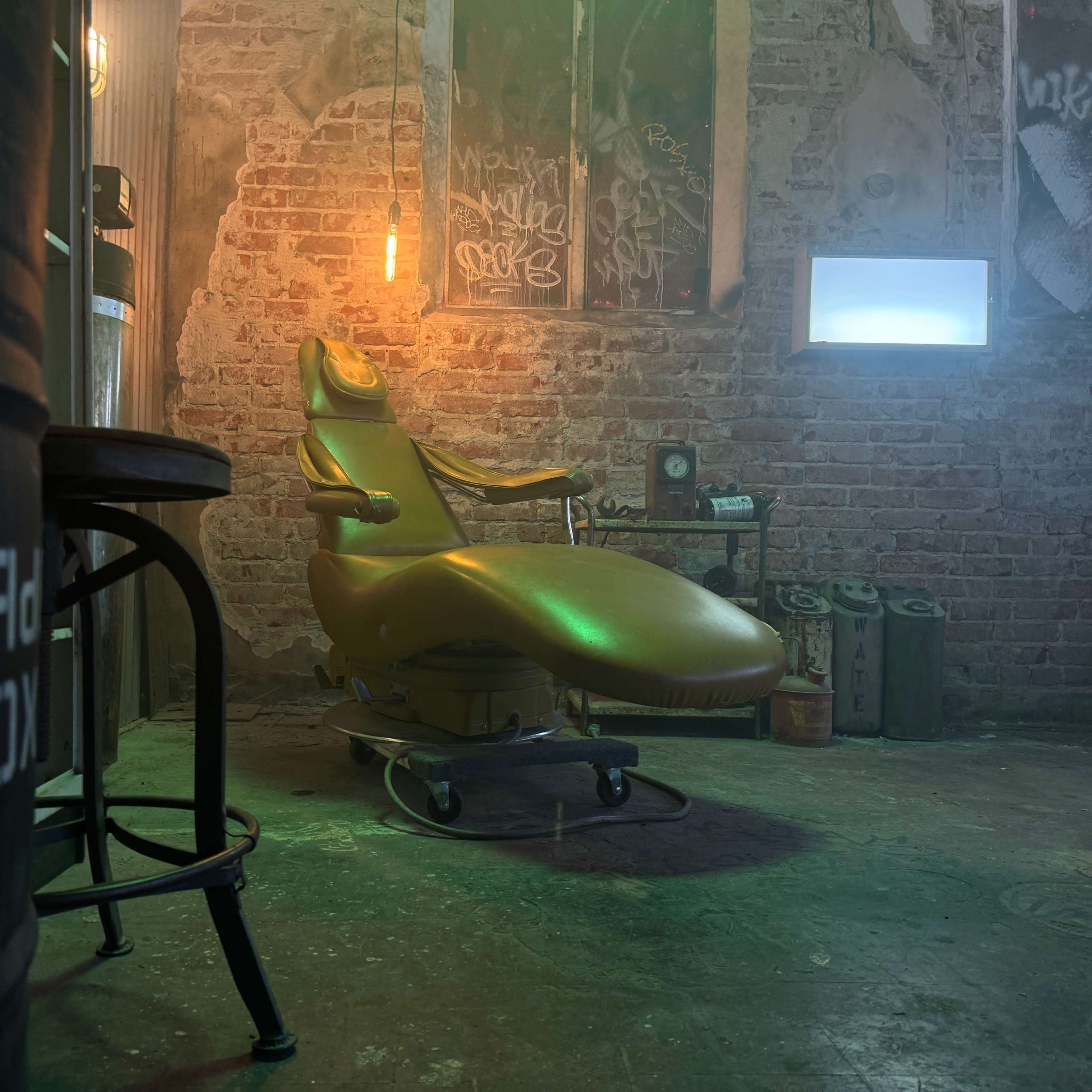 Torture Chamber/Dentist Chair Image in Van Nuys, Los Angeles, CA