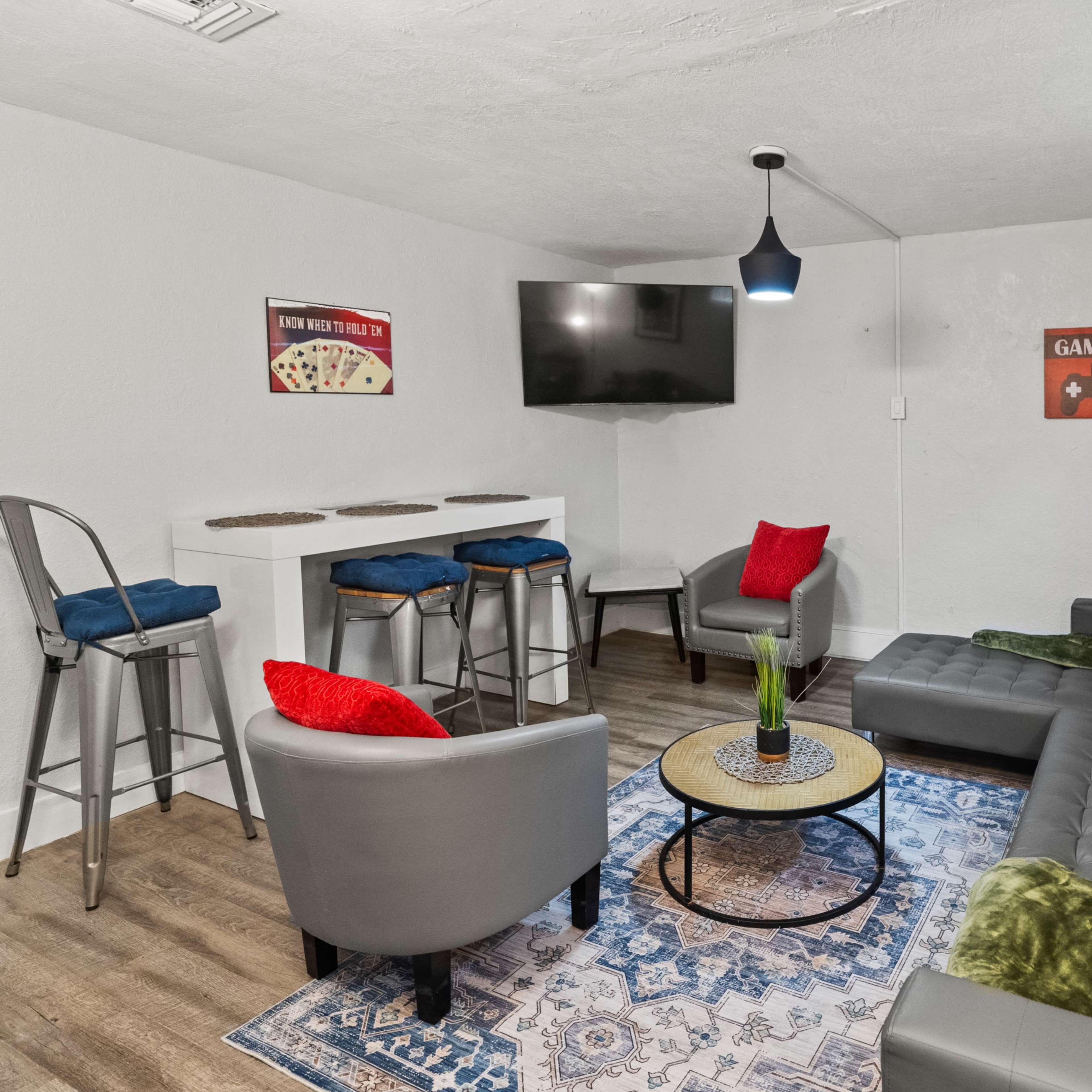 Blue Oasis Pool Retreat Image in Miami Gardens, Miami Gardens, FL