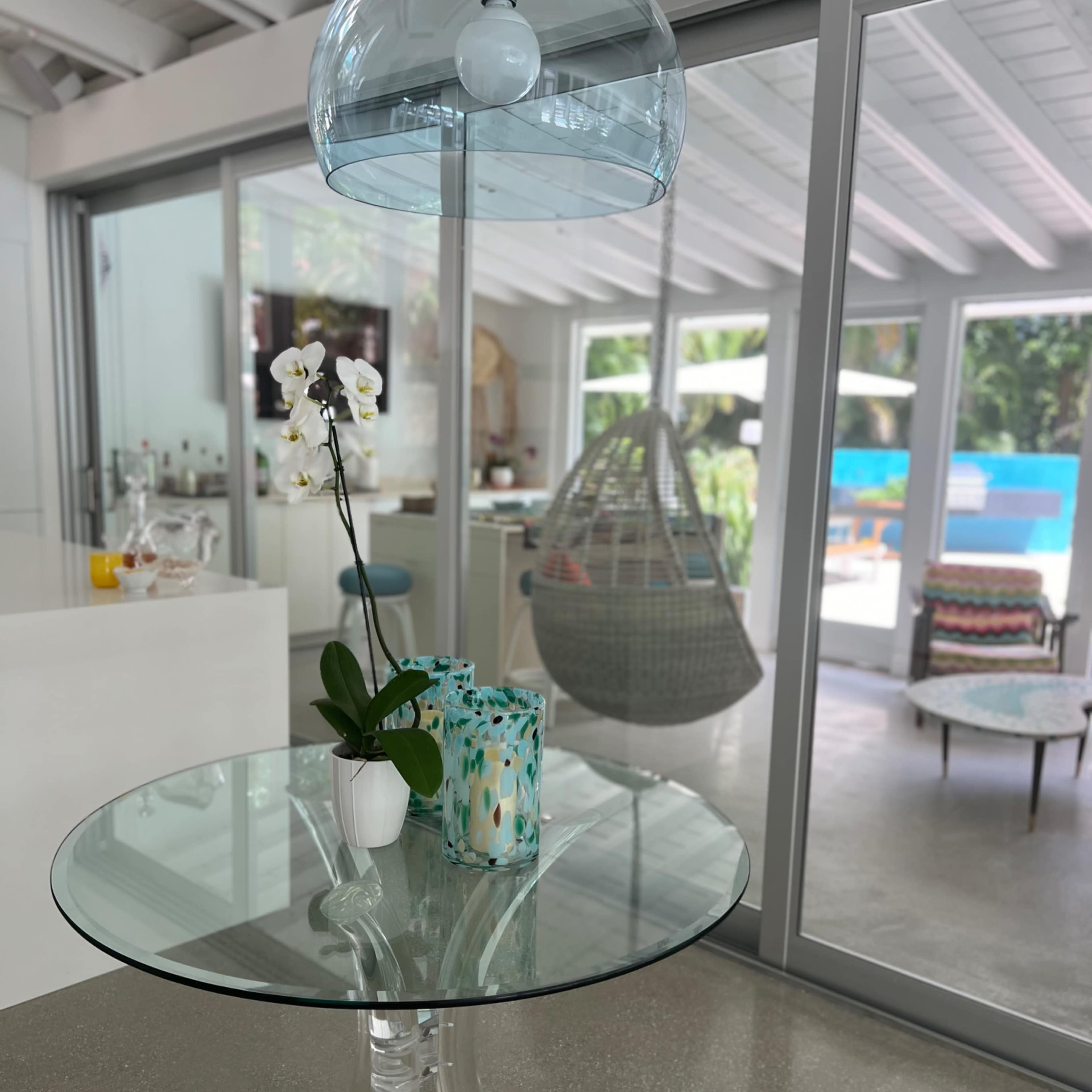 Mid-Century Modern Home with Lush Tropical Garden Image in Hypoluxo Island, Lantana, FL