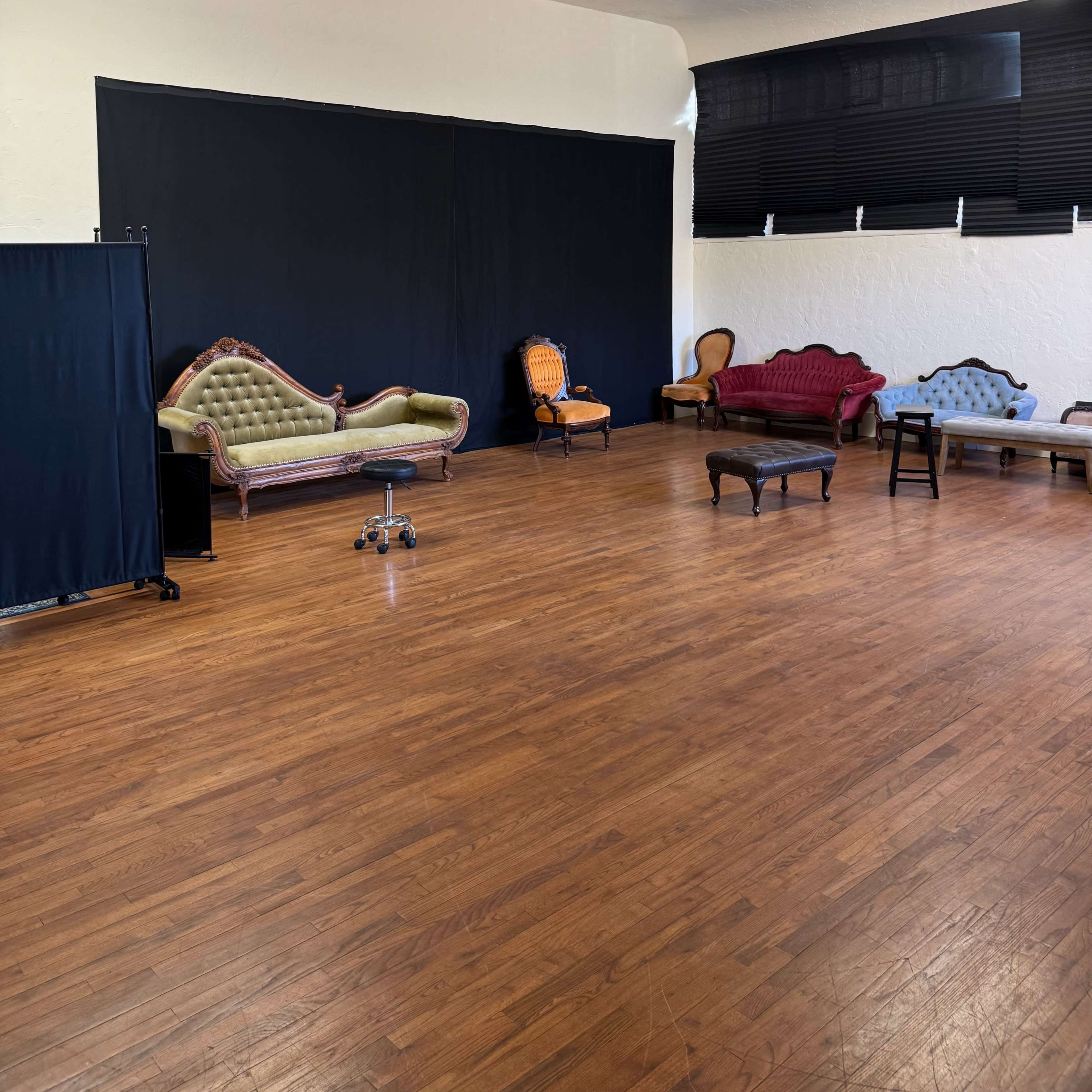 Downtown, Open Photography Studio with hardwood floors Image in Armory Park, Tucson, AZ