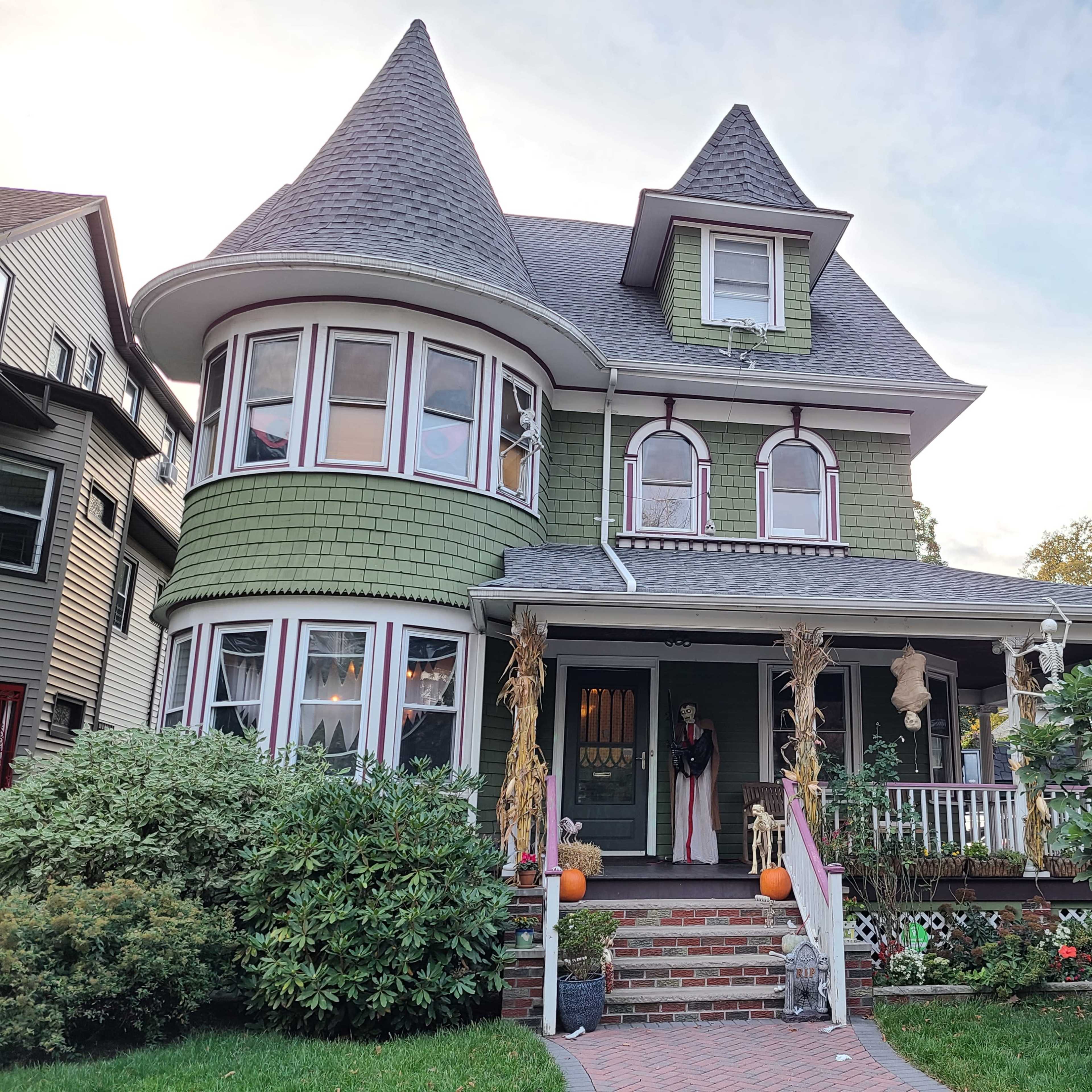Ditmas Park Victorian House with Front and Back Yards Image in Flatbush, Brooklyn, NY