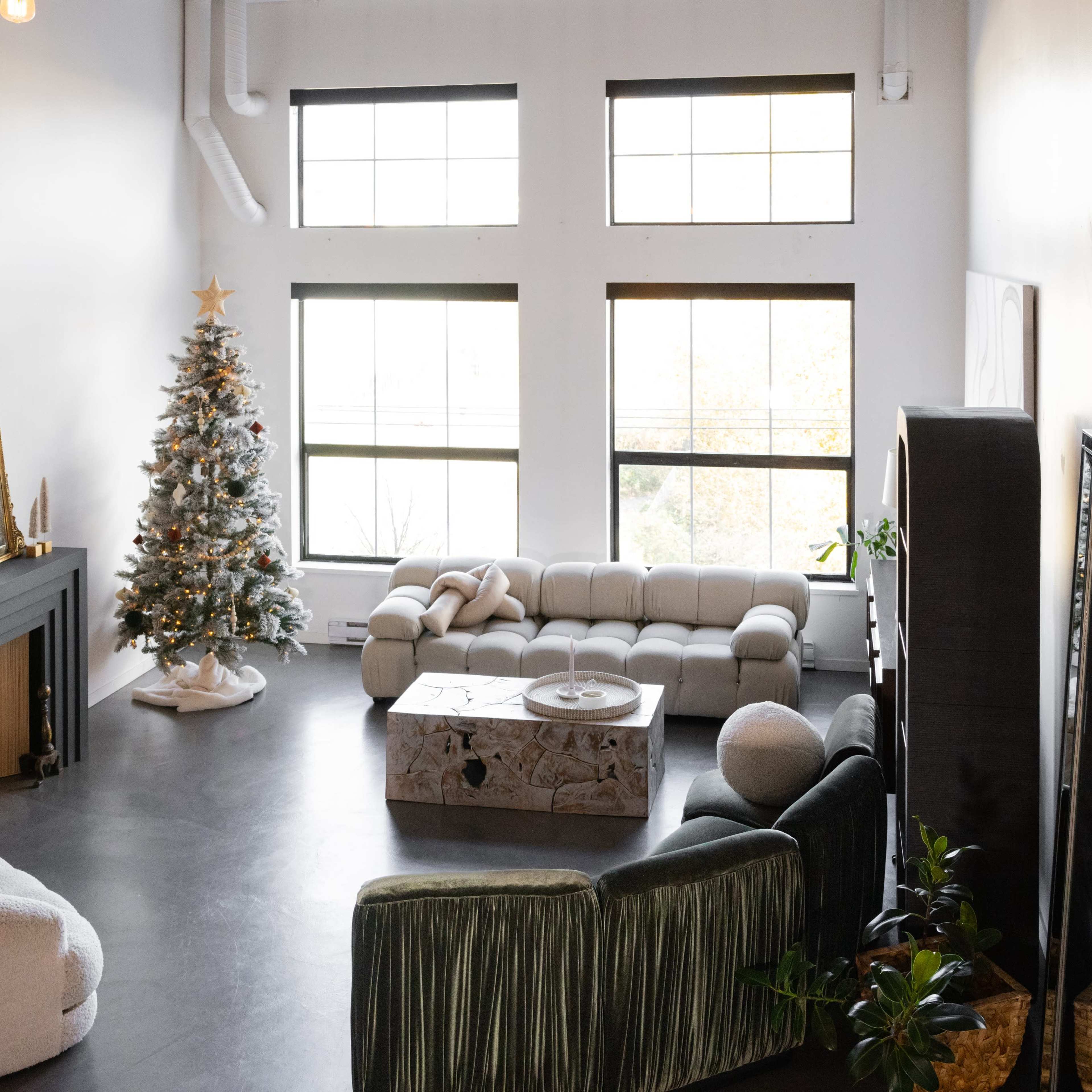 Stylish, Modern Loft Studio Image in Strathcona, Vancouver, BC