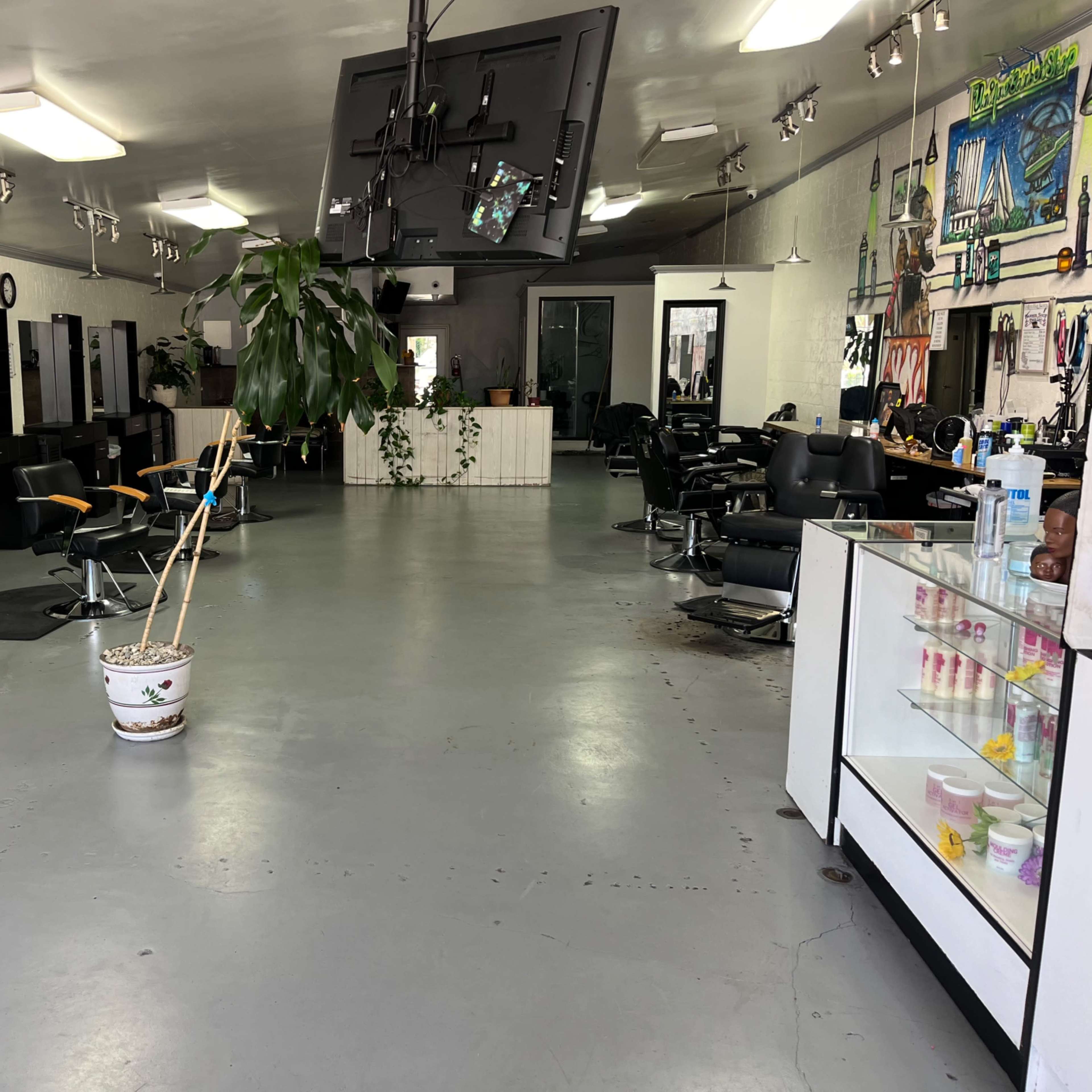 Compton Barber/Beauty Shop Image in Compton, Compton, CA