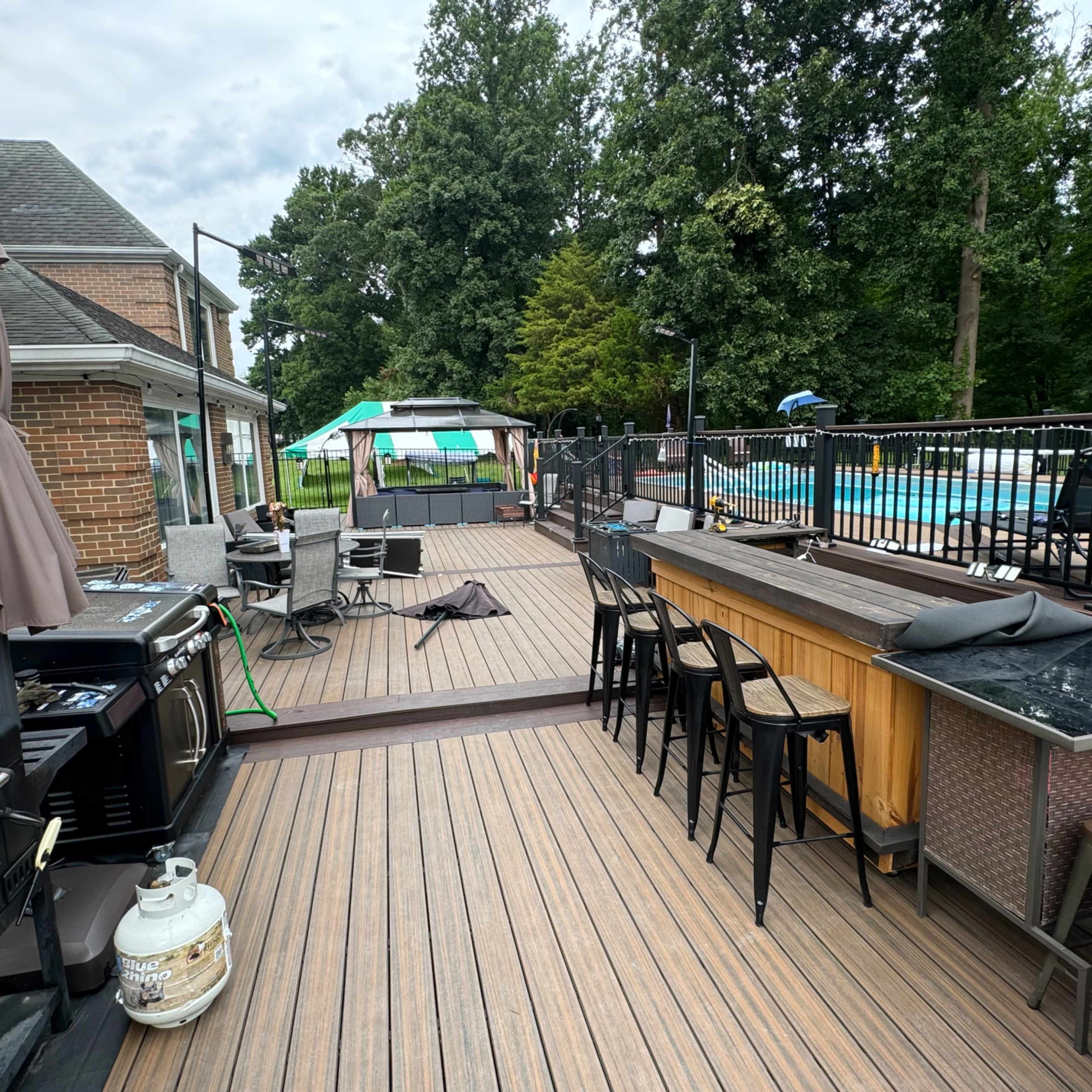 Solarium Deck and pool Image in Pilesgrove, Pilesgrove, NJ