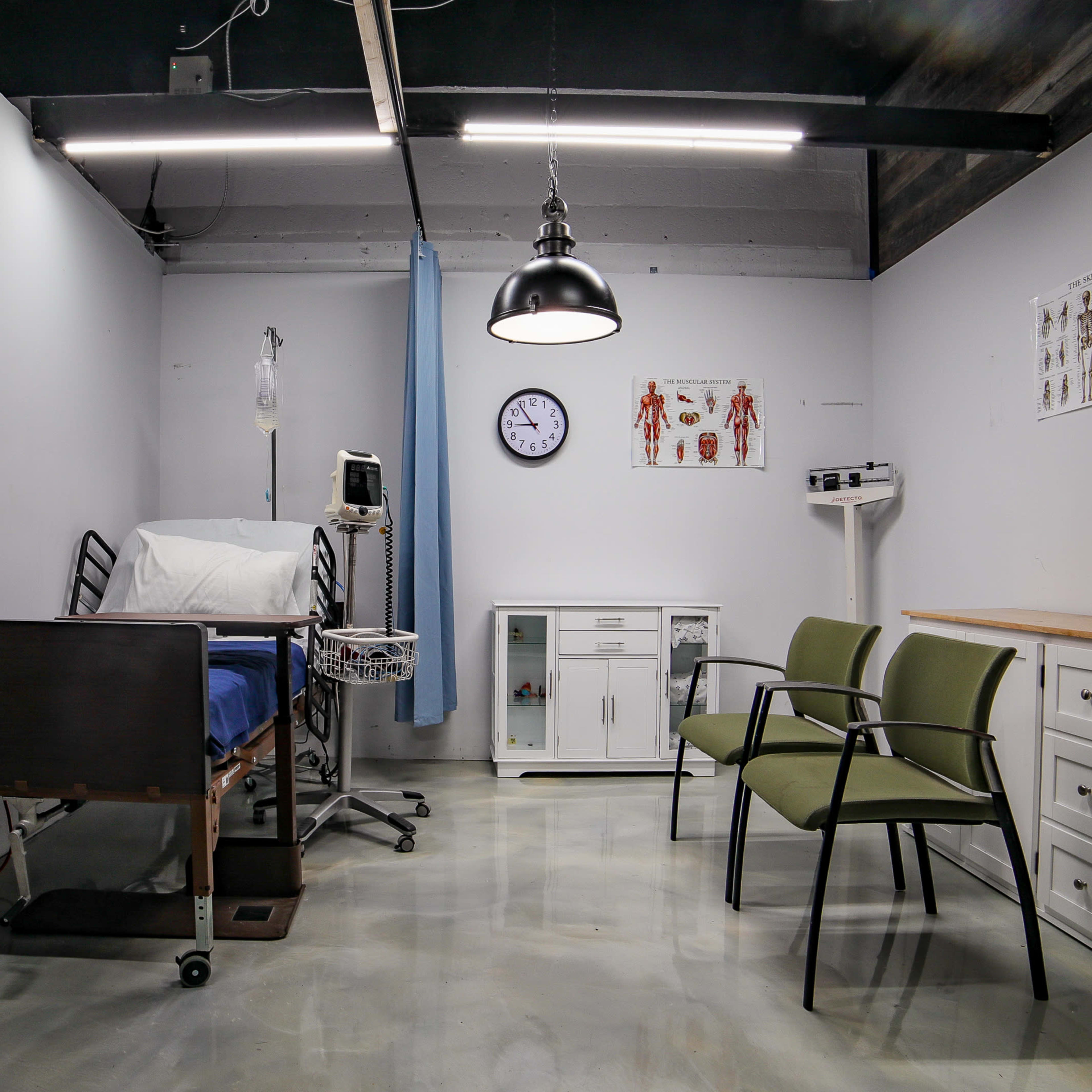 DOCTOR’S OFFICE | EXAMINATION ROOM | HOSPITAL | ER | PATIENT ROOM | SURGERY STANDING FILM & PHOTOGRAPHY SET Image in Dorsey Riverbend, Fort Lauderdale, FL