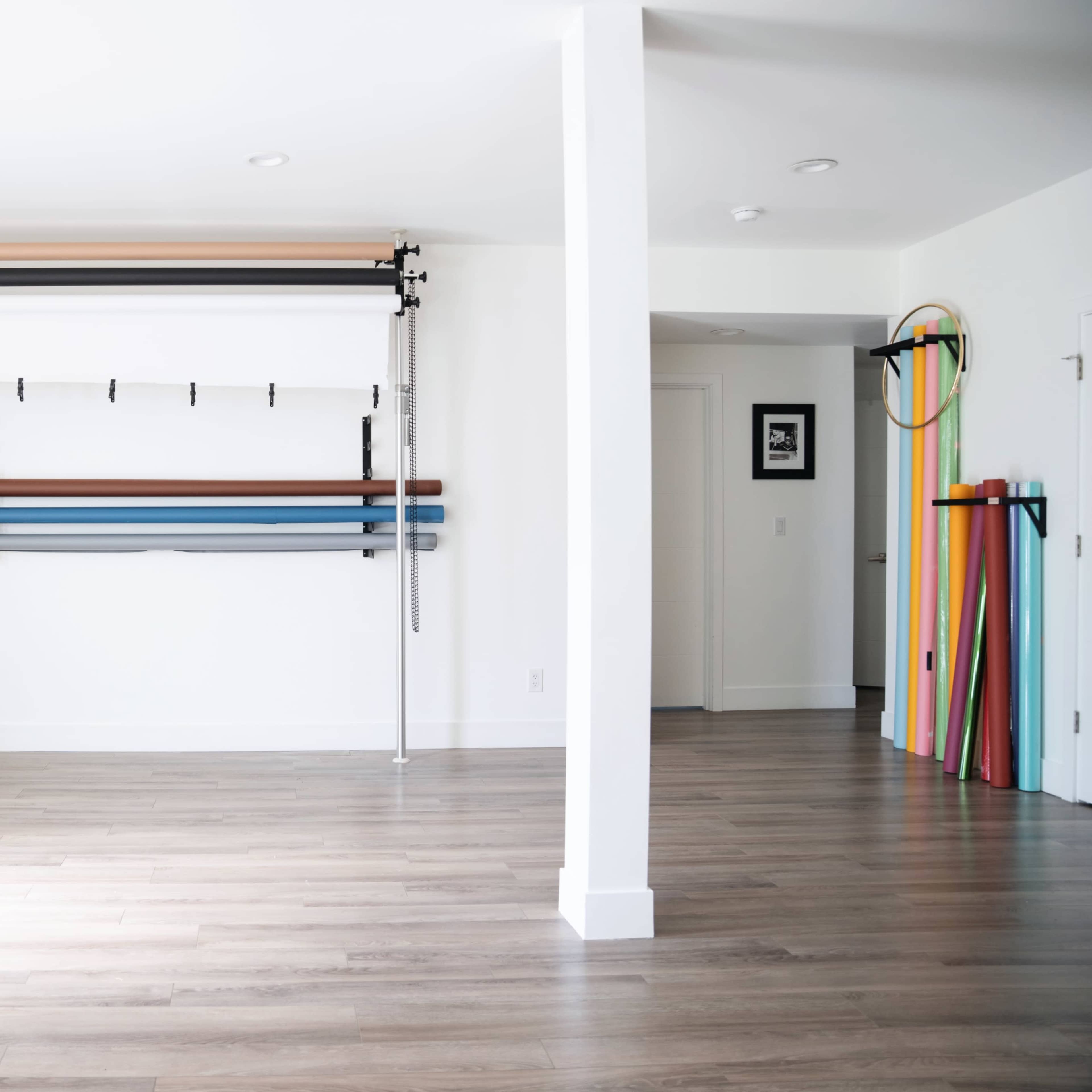 Comfortable Portrait Studio with Profoto Gear, Backdrops & Full Amenities – Pet Friendly! Image in Seattle, Seattle, WA