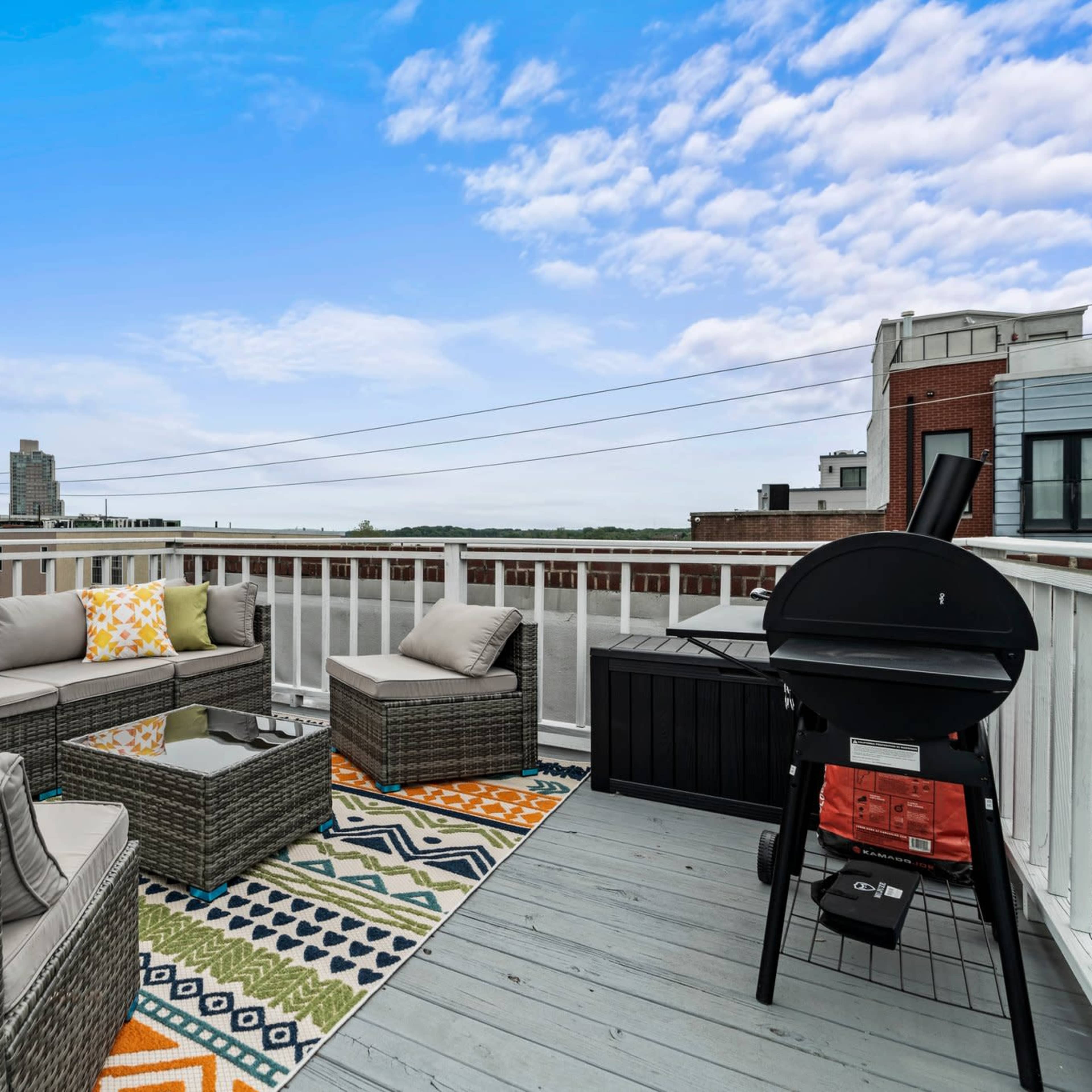 Family Oasis with 3BR, Games, BBQ & Fast WiFi Image in Center City, Philadelphia, PA