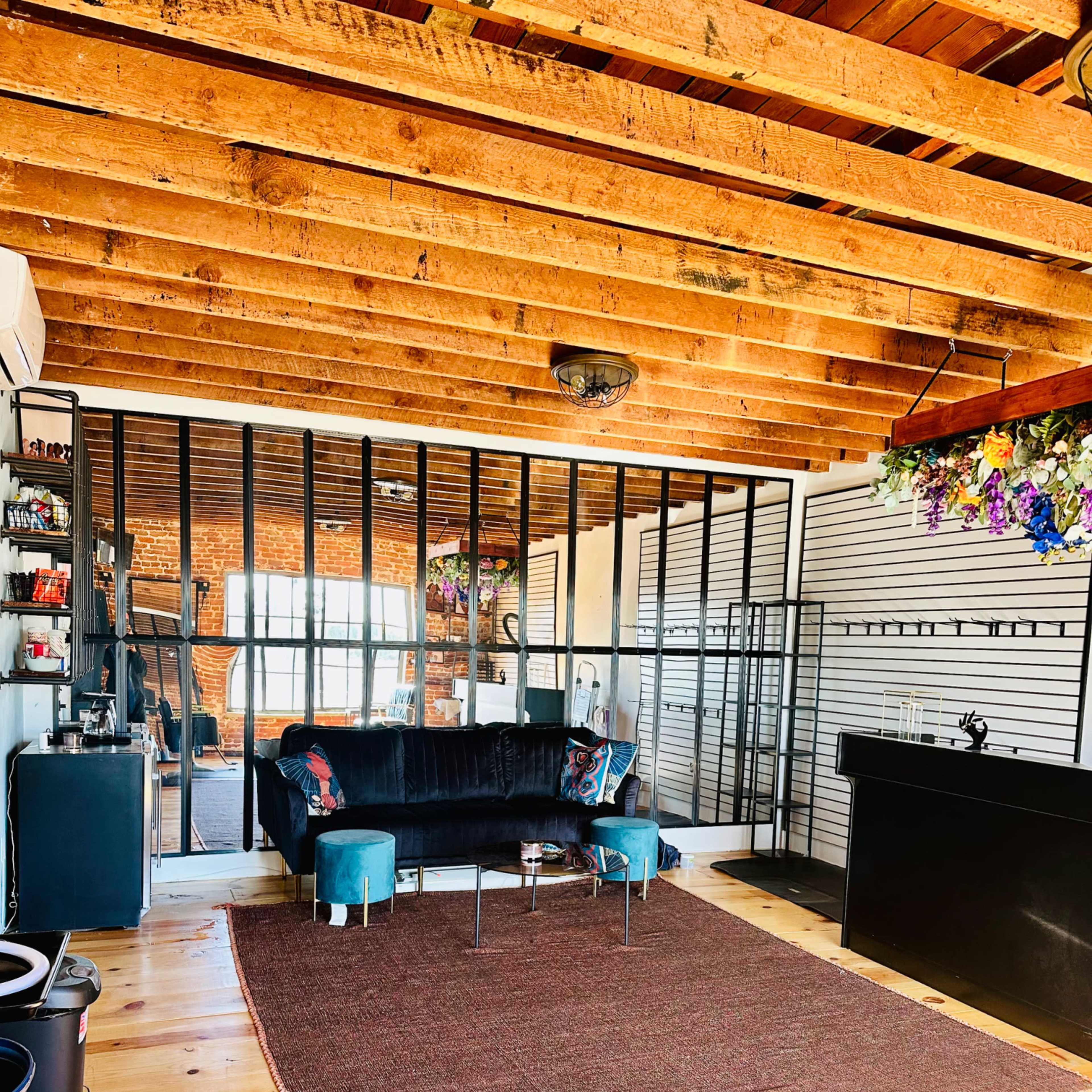 Small Mid City Suite for Beauty Services Image in South Los Angeles, Los Angeles, CA